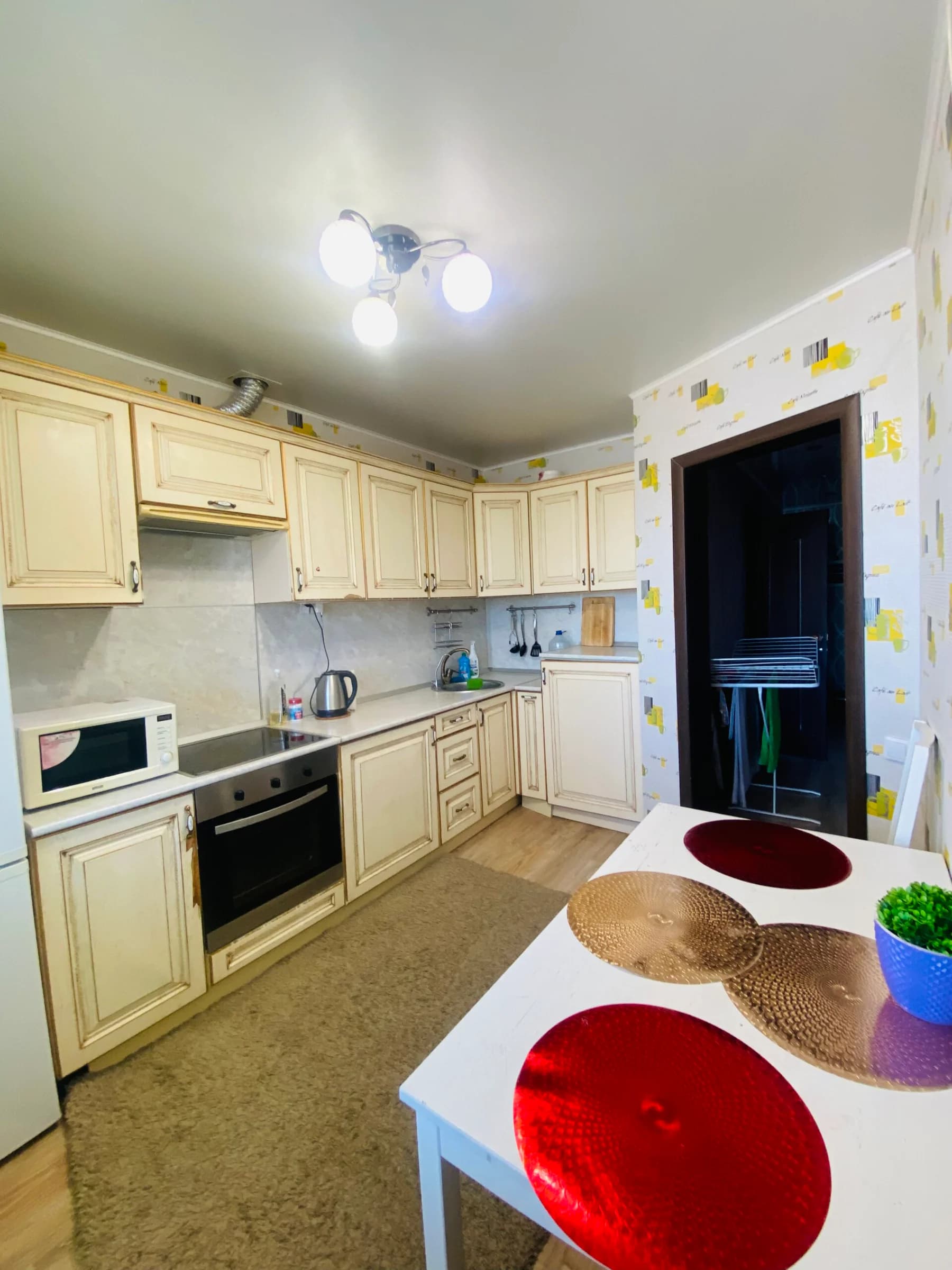 Снять уютную 1-к квартиру в Уфе у ТЦ «Иремель» и «Ультра» посуточно 1