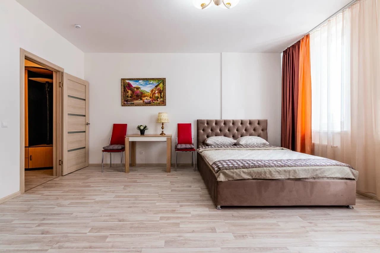 Снять квартиру-студию в Екатеринбурге на ул. Крестинского посуточно 0