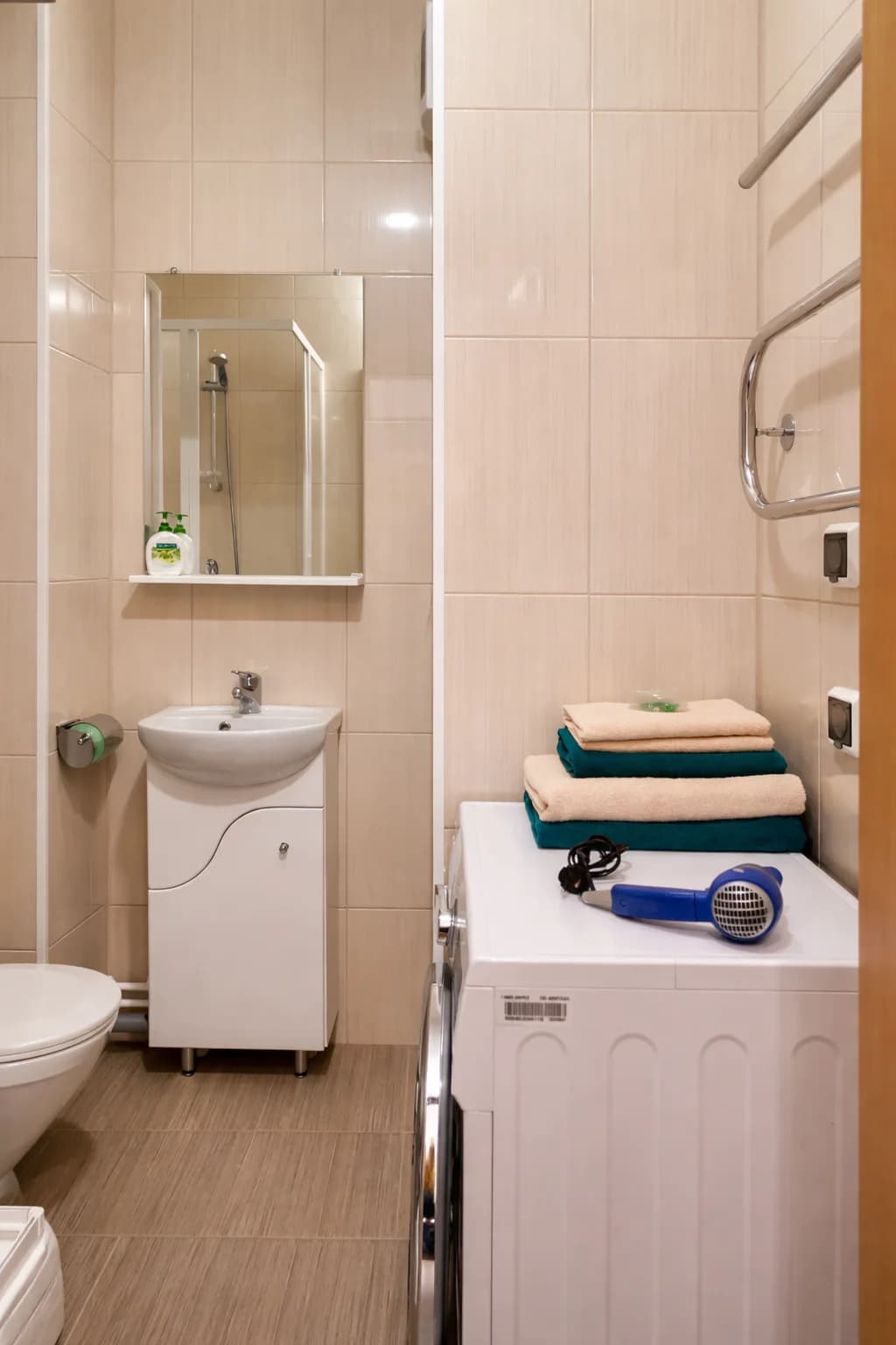 Flat OFF AMENITIES MAKI 2