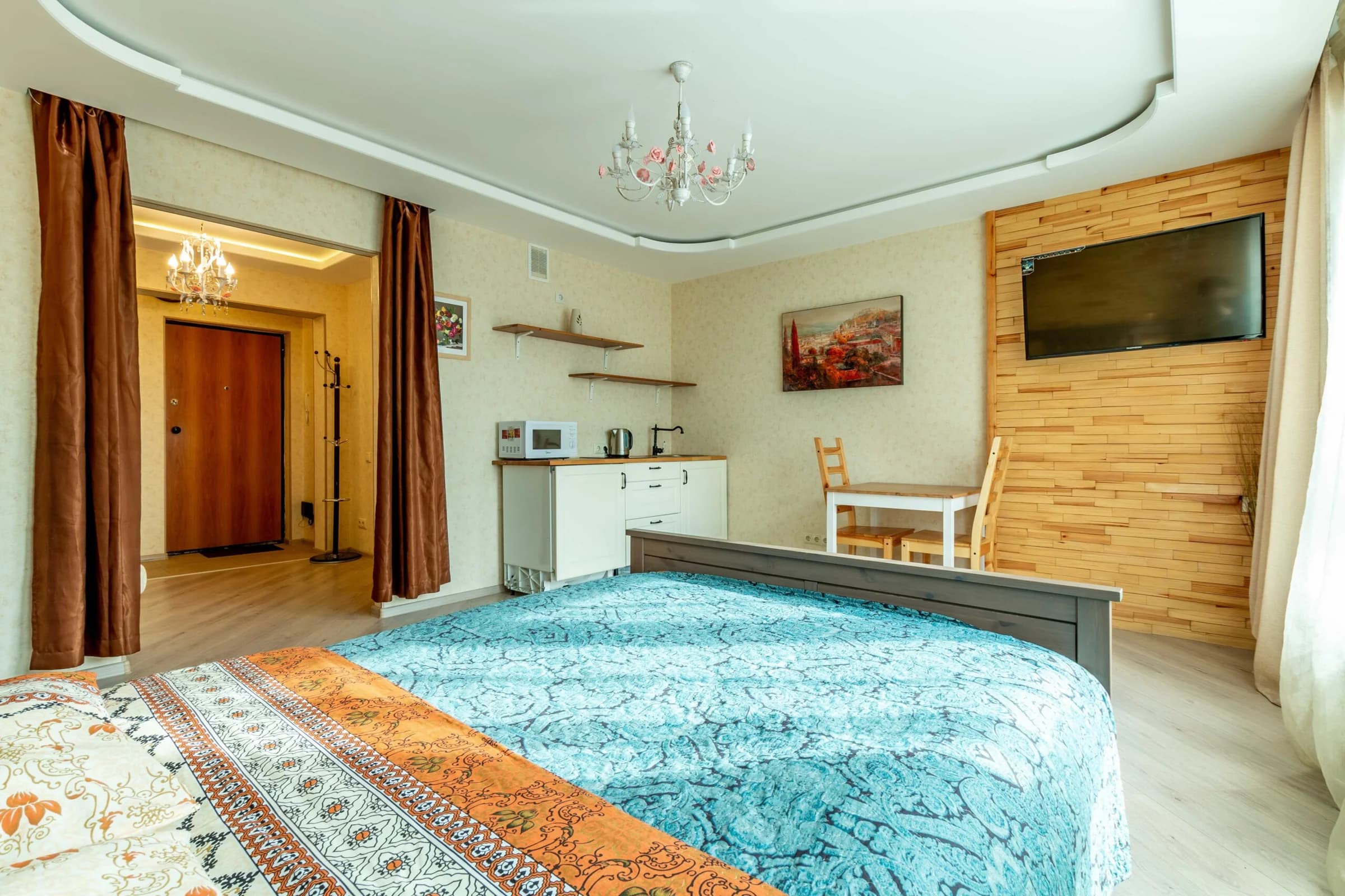 Снять уютную студию в Верх-Исетском районе Екатеринбурга рядом с набережной и Ельцин Центром Посуточно