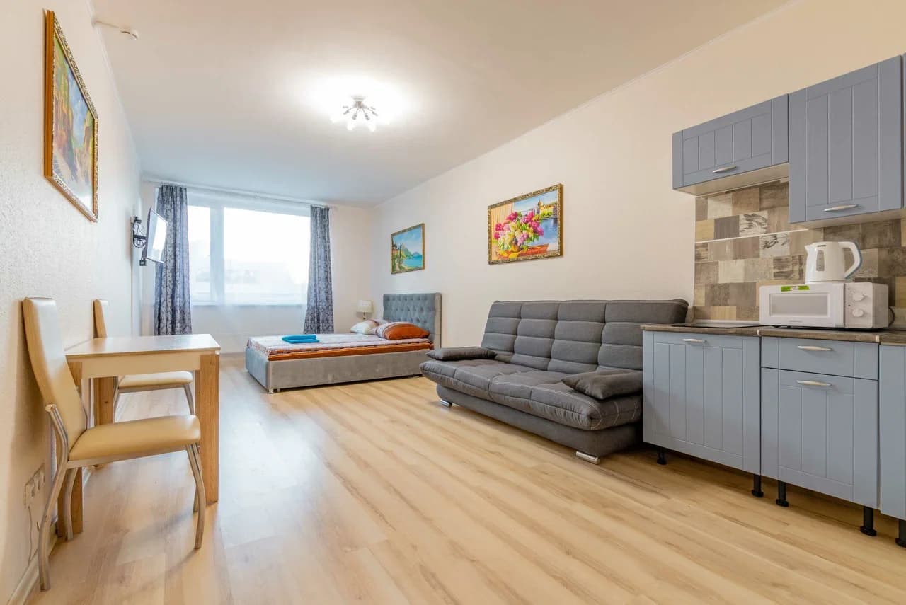 Снять студию в Екатеринбурге у Цирка и метро Геологическая Посуточно 2