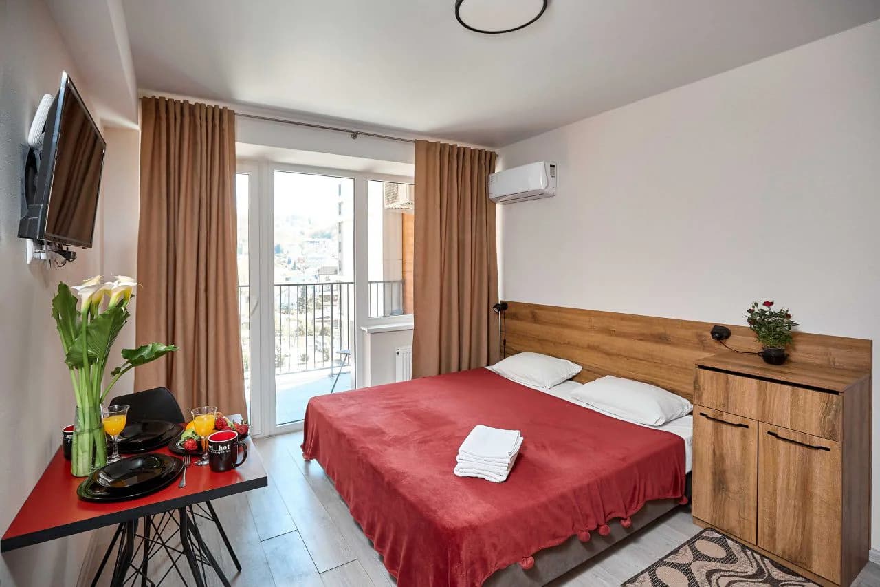 Снять посуточно студию в Сочи на первой линии (Старошоссейная 5к2)