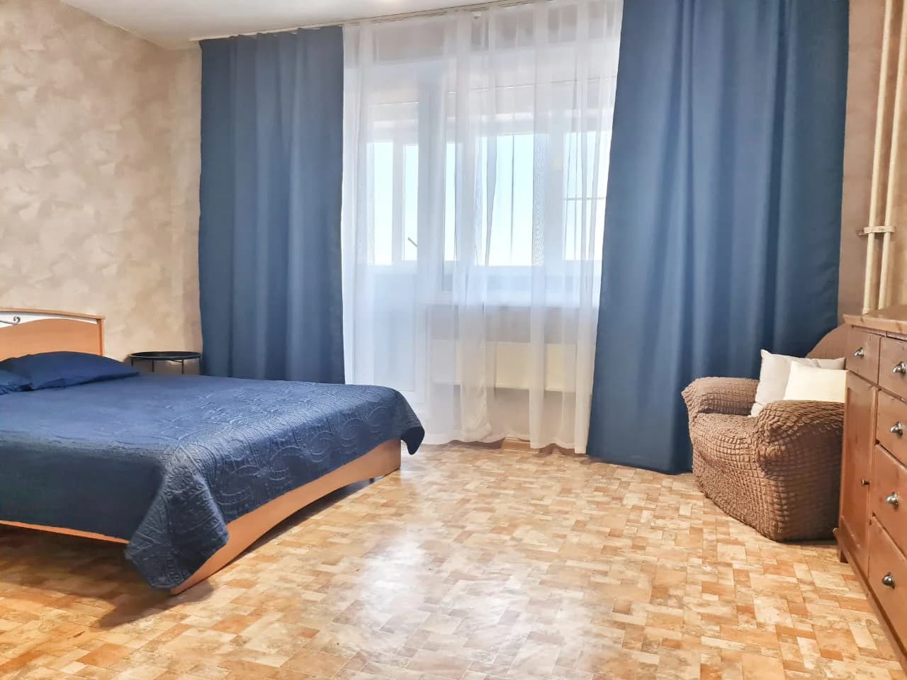 Снять квартиру с дизайнерским ремонтом в Челябинске ЧТЗ Сад Победы Посуточно 2