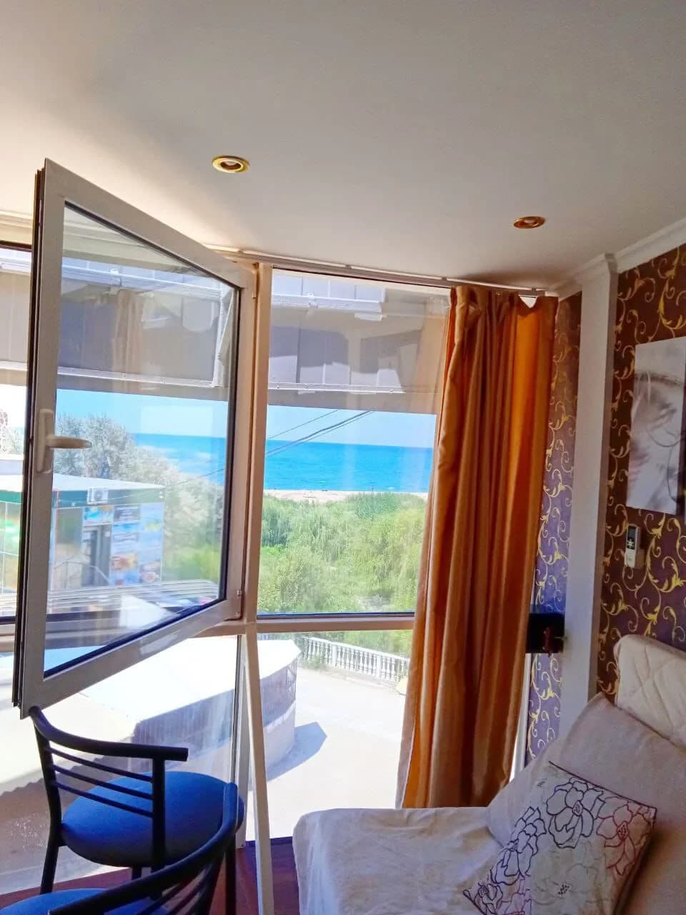 Снять квартиру посуточно в Севастополе у моря (Любоморье) 2