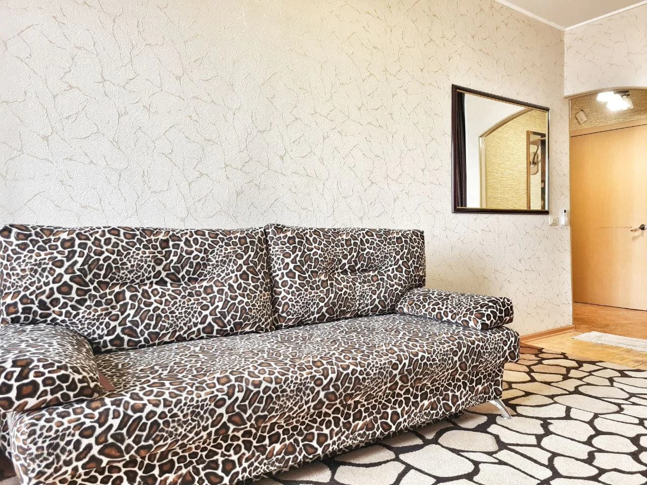 Снять однокомнатную квартиру в центре Челябинска у Площади Революции Посуточно 2