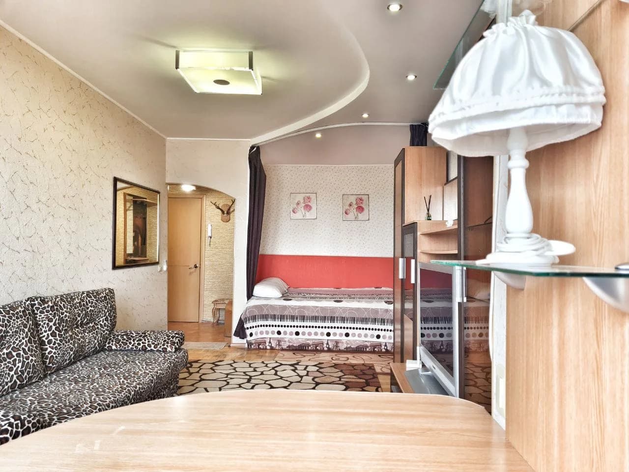 Снять однокомнатную квартиру в центре Челябинска у Площади Революции Посуточно 3