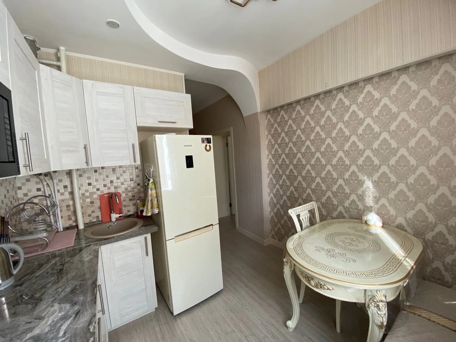 Снять просторную 3-к квартиру в Казани посуточно | у ТЦ Корстон и парка Горького 0