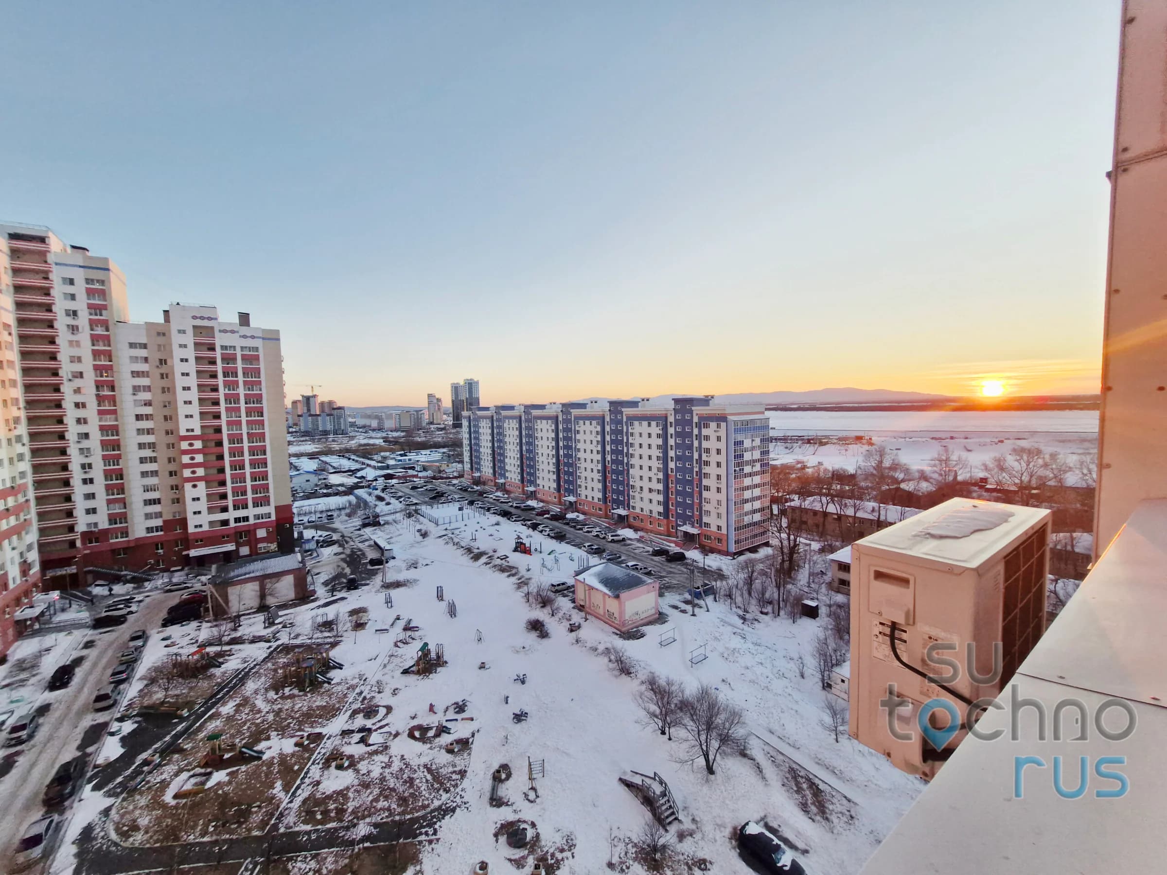 Снять квартиру посуточно в Хабаровске у Броско Молл (Павла Морозова 113) 1