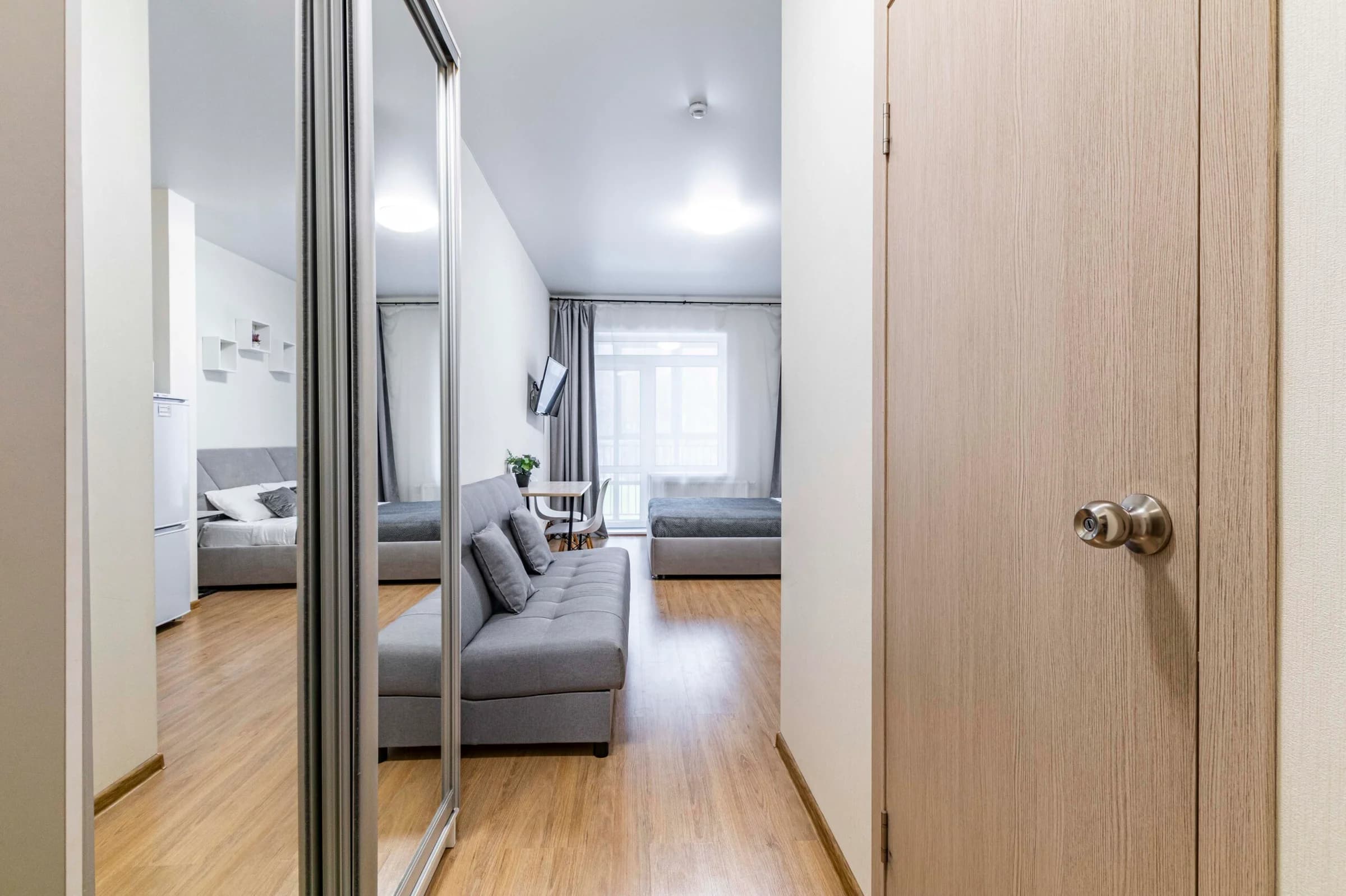 Снять уютную студию в Екатеринбурге у метро Чкаловская и ТРЦ Мегаполис Посуточно 1