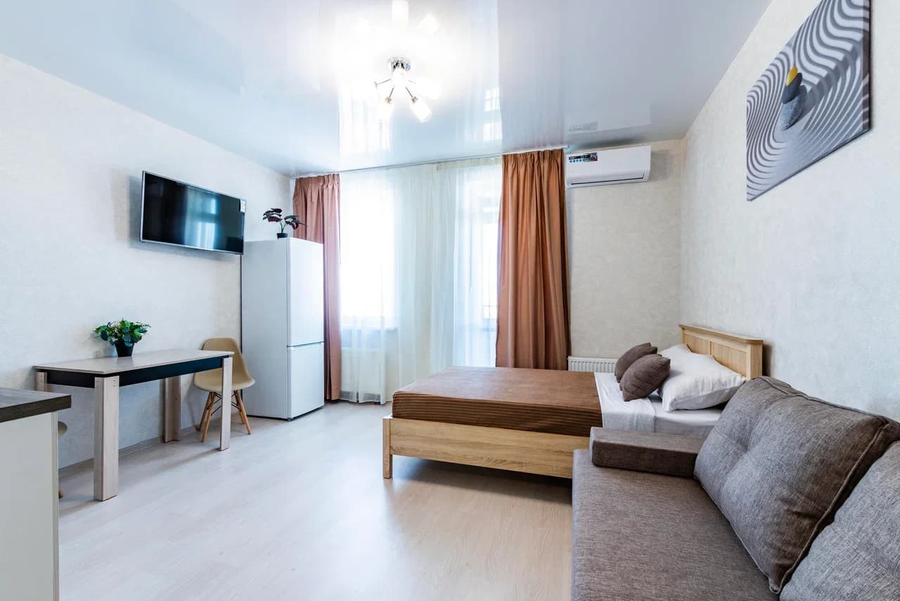 Снять студию в Екатеринбурге у ЖД Вокзала и метро Уральская Посуточно