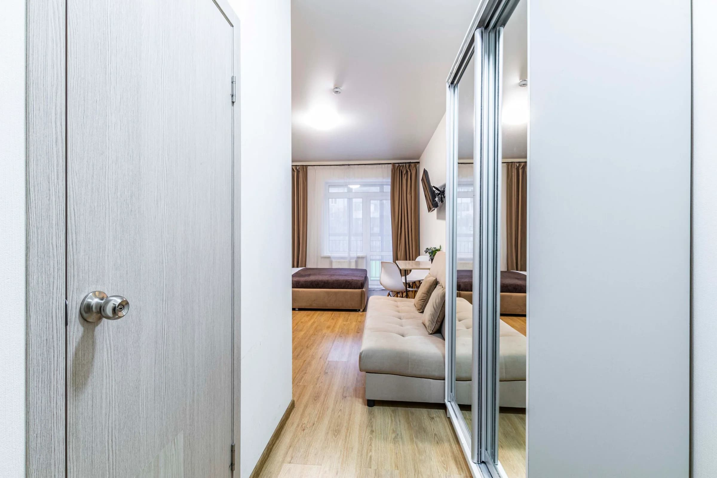 Снять квартиру-студию в Екатеринбурге у метро Чкаловская Посуточно 3