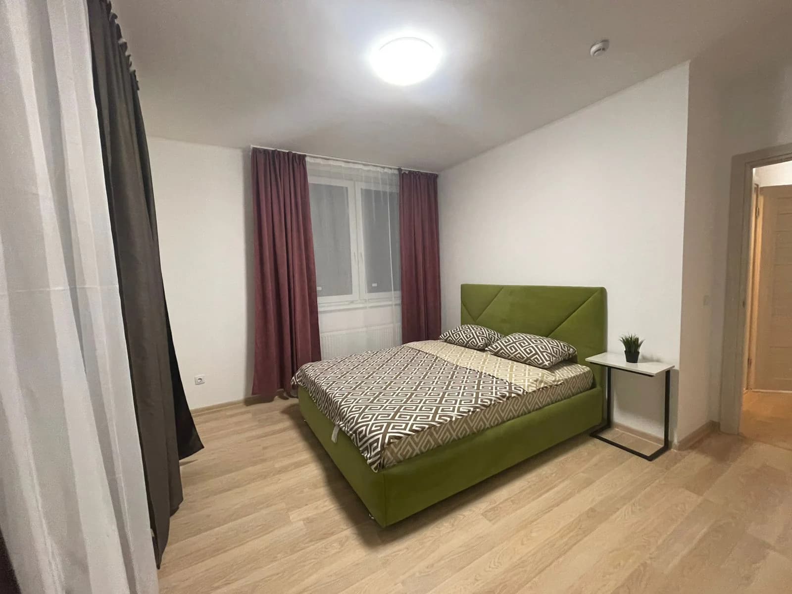 Аренда 5-к квартиры в Екатеринбурге, м. Уралмаш, ЖК «Северное сияние» Посуточно