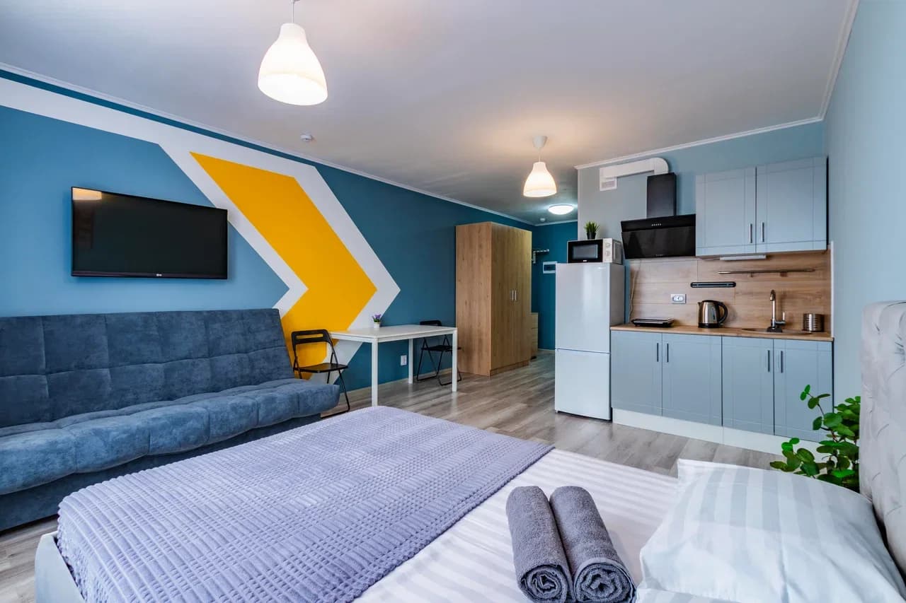 Снять квартиру-студию в Екатеринбурге у Юридического университета посуточно 3