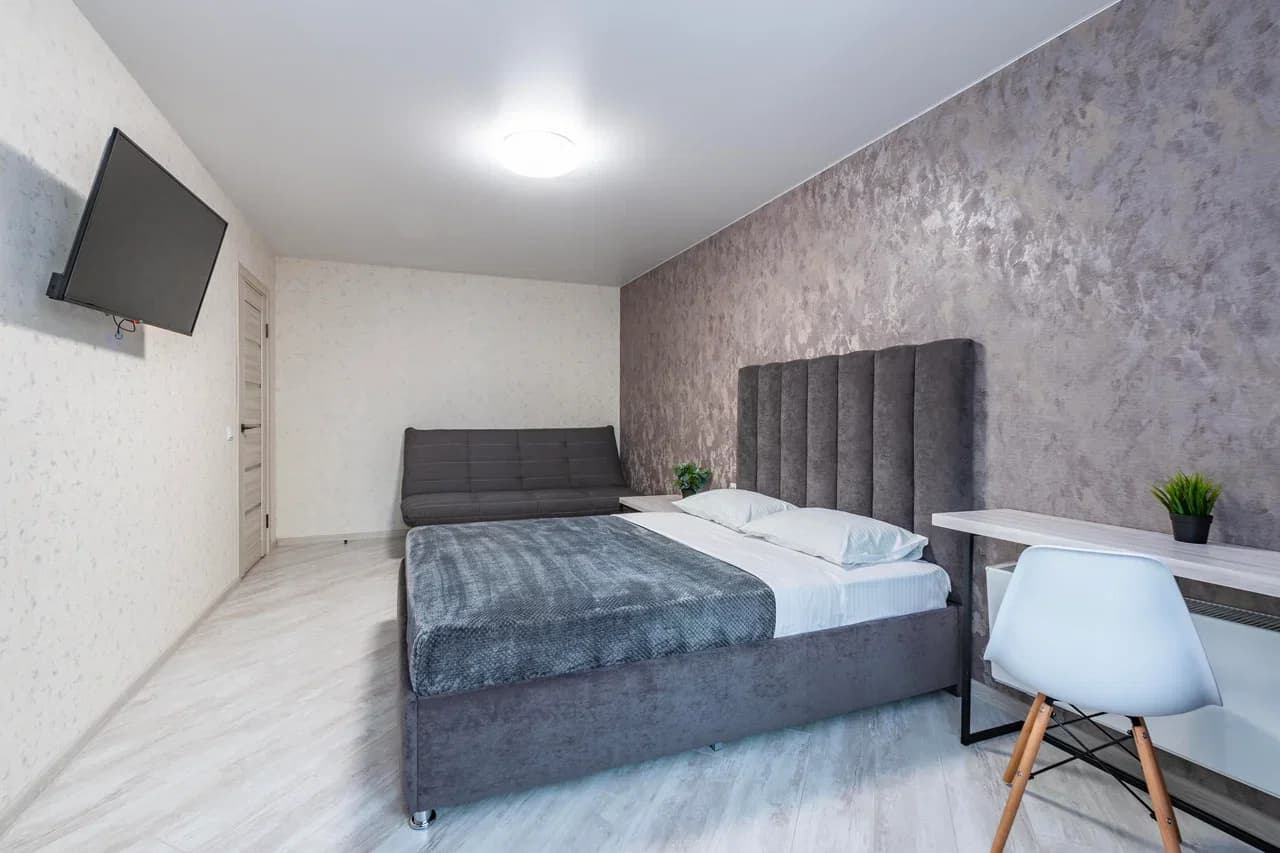 Снять 3-комнатную квартиру в Екатеринбурге у ТРЦ Академический посуточно 1