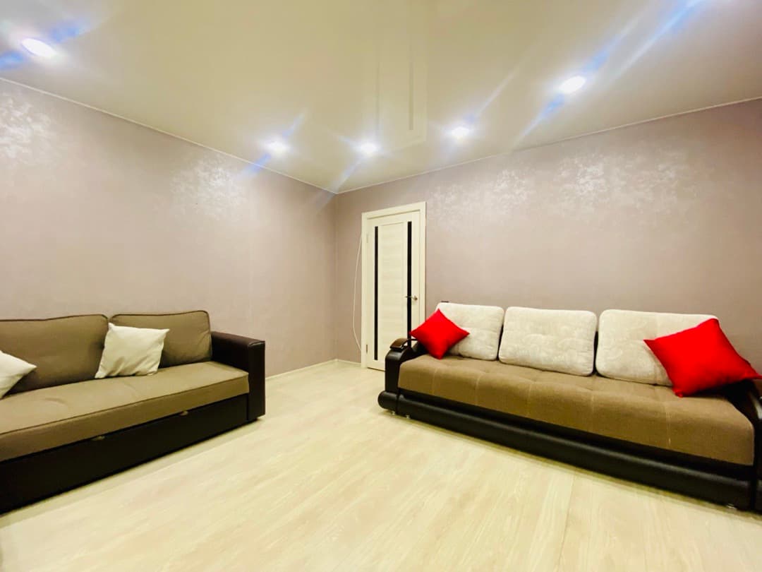 Снять 1-комнатную квартиру в Ноябрьске у площади Памяти и СК «Зенит» посуточно 1