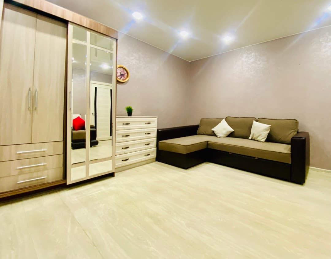 Снять 1-комнатную квартиру в Ноябрьске у площади Памяти и СК «Зенит» посуточно 3