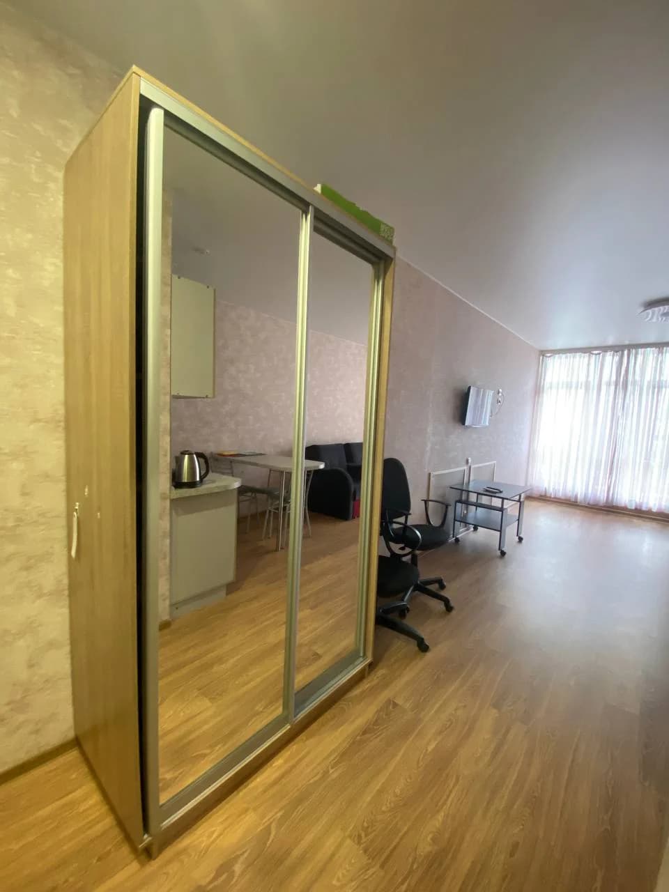 Снять посуточно студию-эконом в Сочи у моря (Гайдара 22) 3