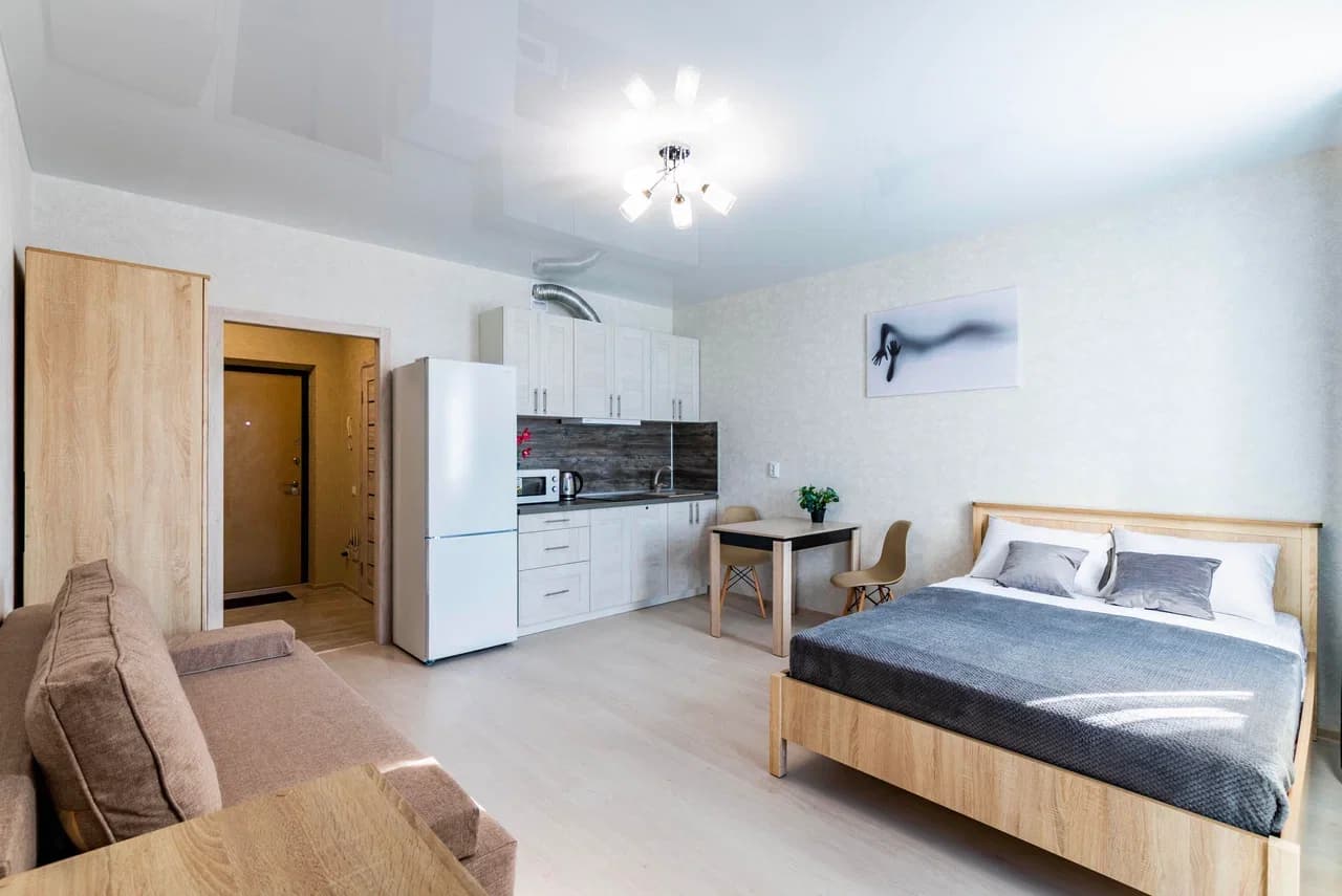 Снять студию в Екатеринбурге у ЖД Вокзала и метро Уральская Посуточно