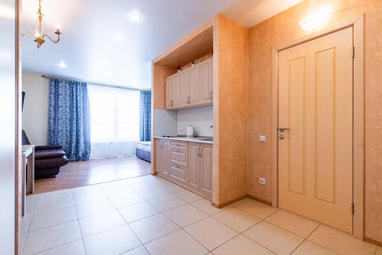 Снять квартиру-студию в Екатеринбурге у бизнес-центра Квартал посуточно 0