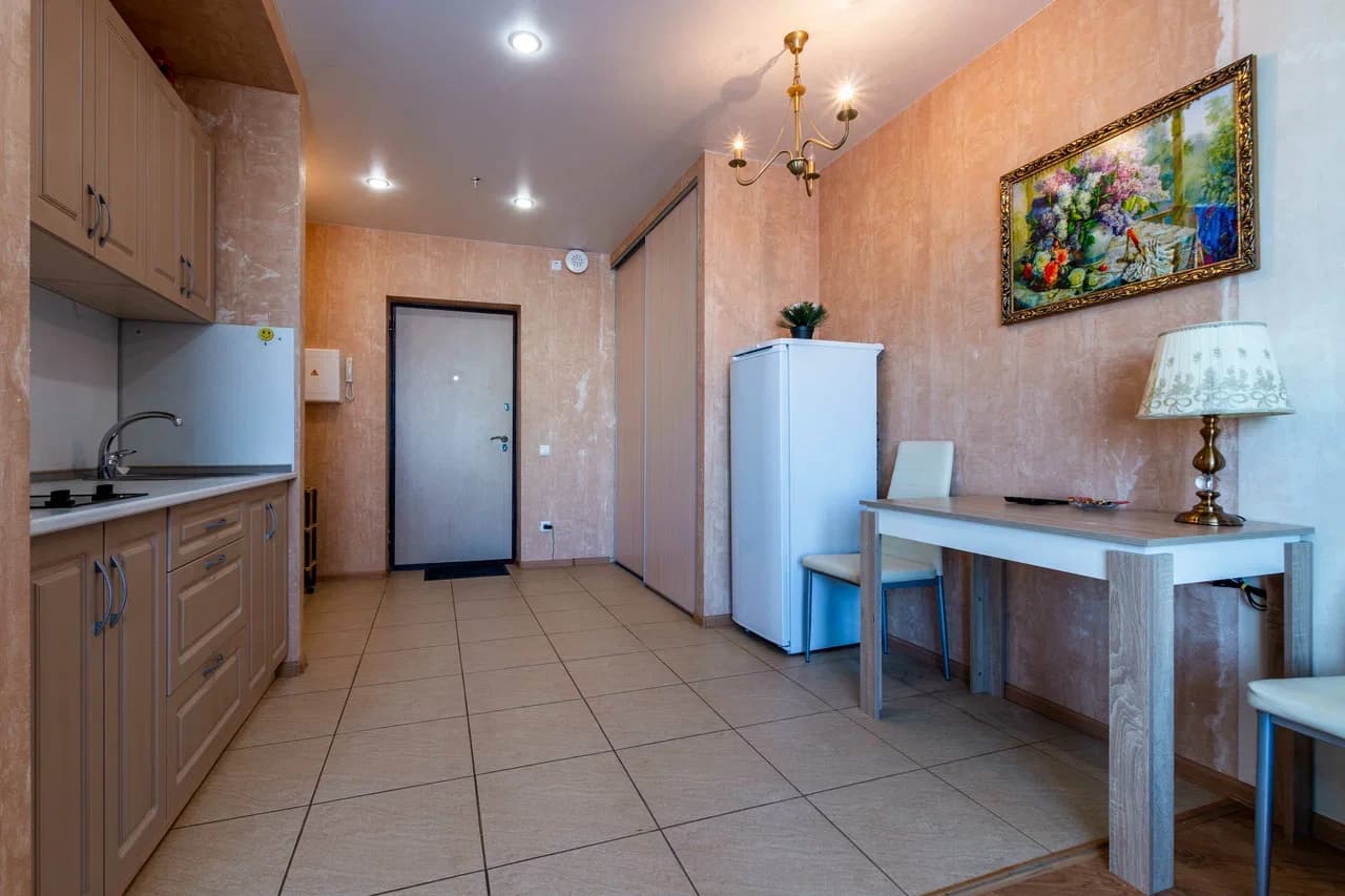 Снять квартиру-студию в Екатеринбурге у бизнес-центра Квартал посуточно 2