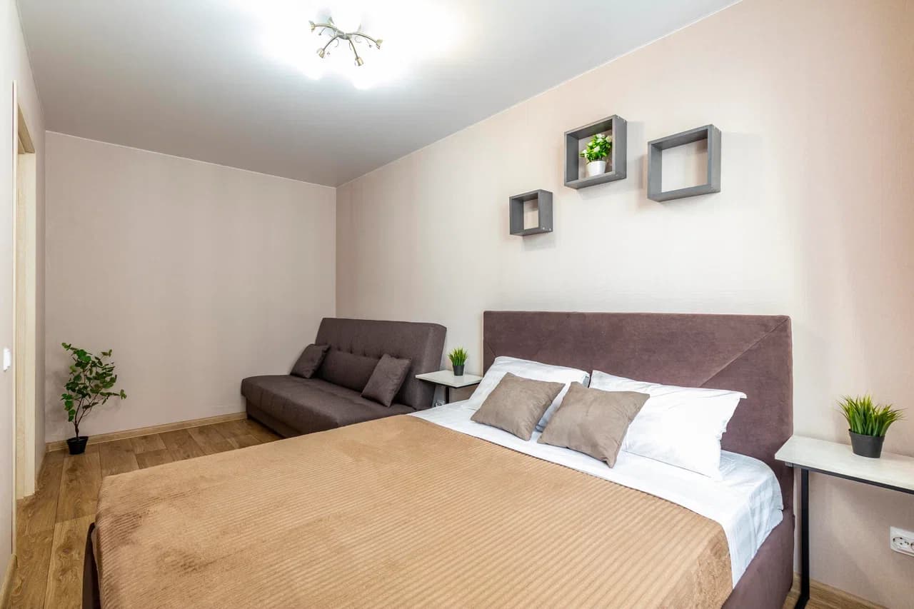 Снять 2-комнатную квартиру в Екатеринбурге у университета УрГУПС посуточно 3