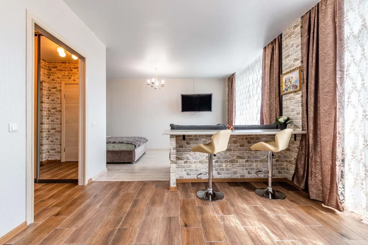 Снять квартиру-студию в Екатеринбурге у метро Ботаническая посуточно