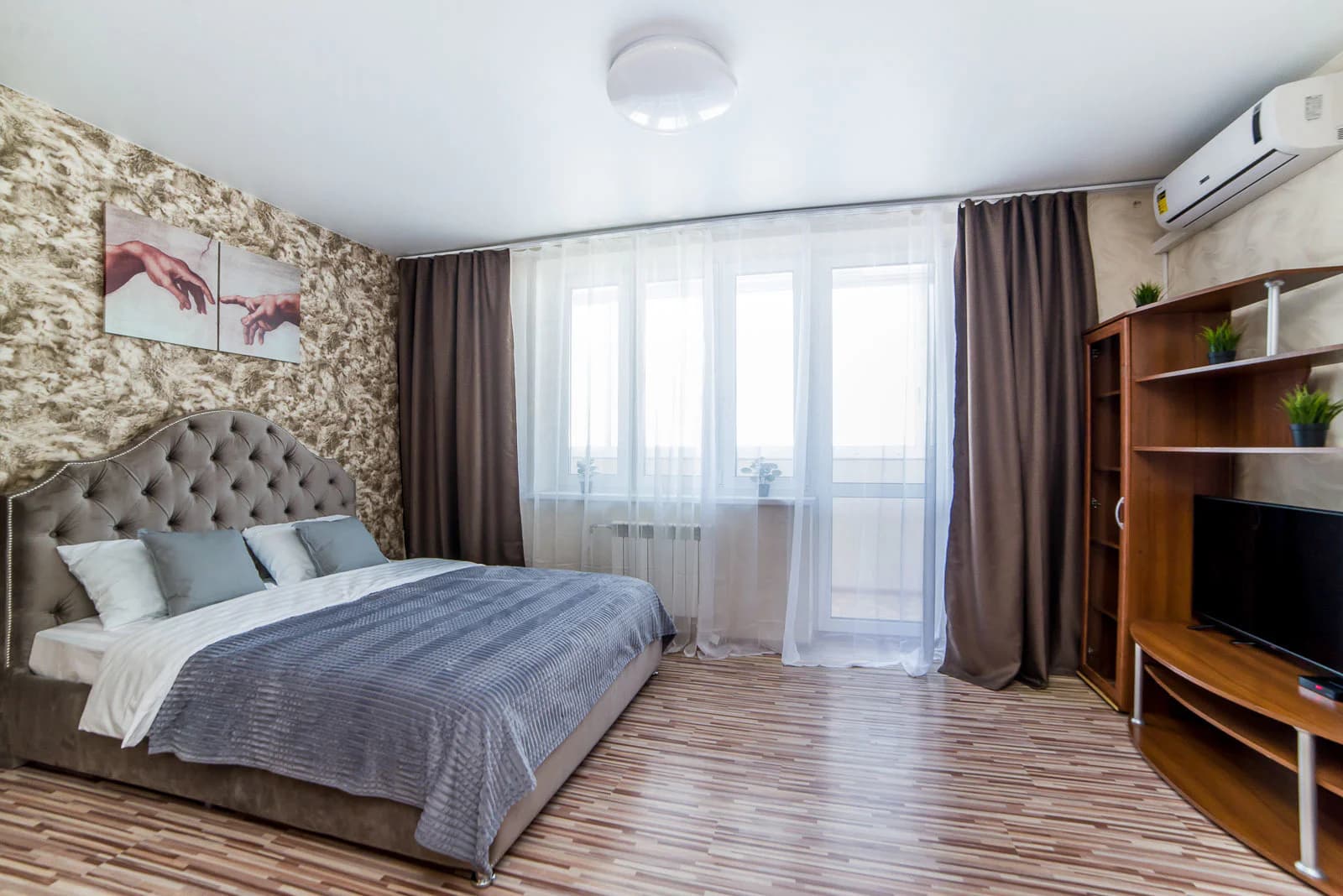 Снять просторную студию в Чкаловском районе Екатеринбурга у метро Чкаловская Посуточно