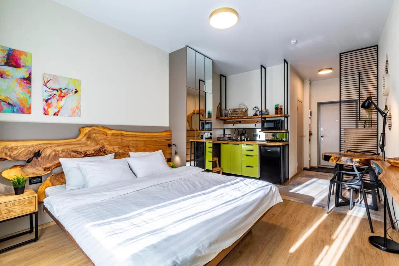 Снять квартиру-студию в Екатеринбурге у метро Чкаловская посуточно