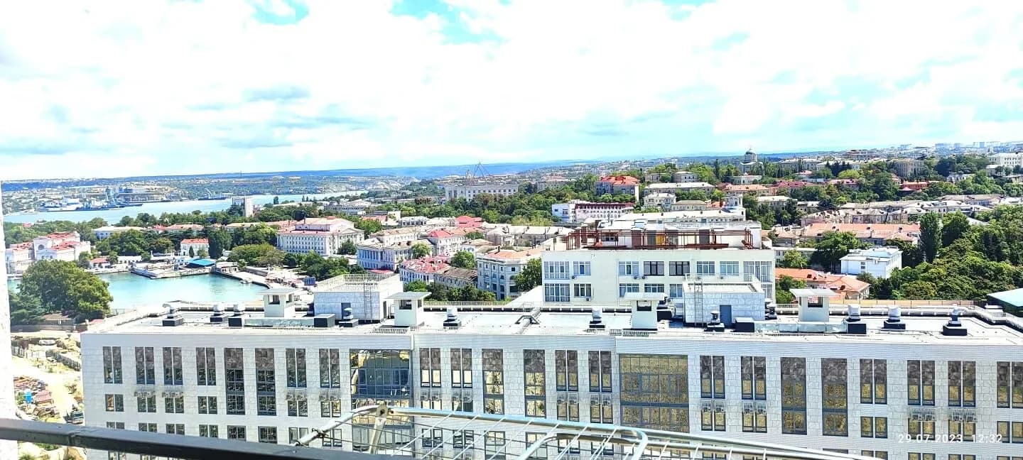 Снять квартиру посуточно в Севастополе у Графской Пристани (Мокроусова 5) 1