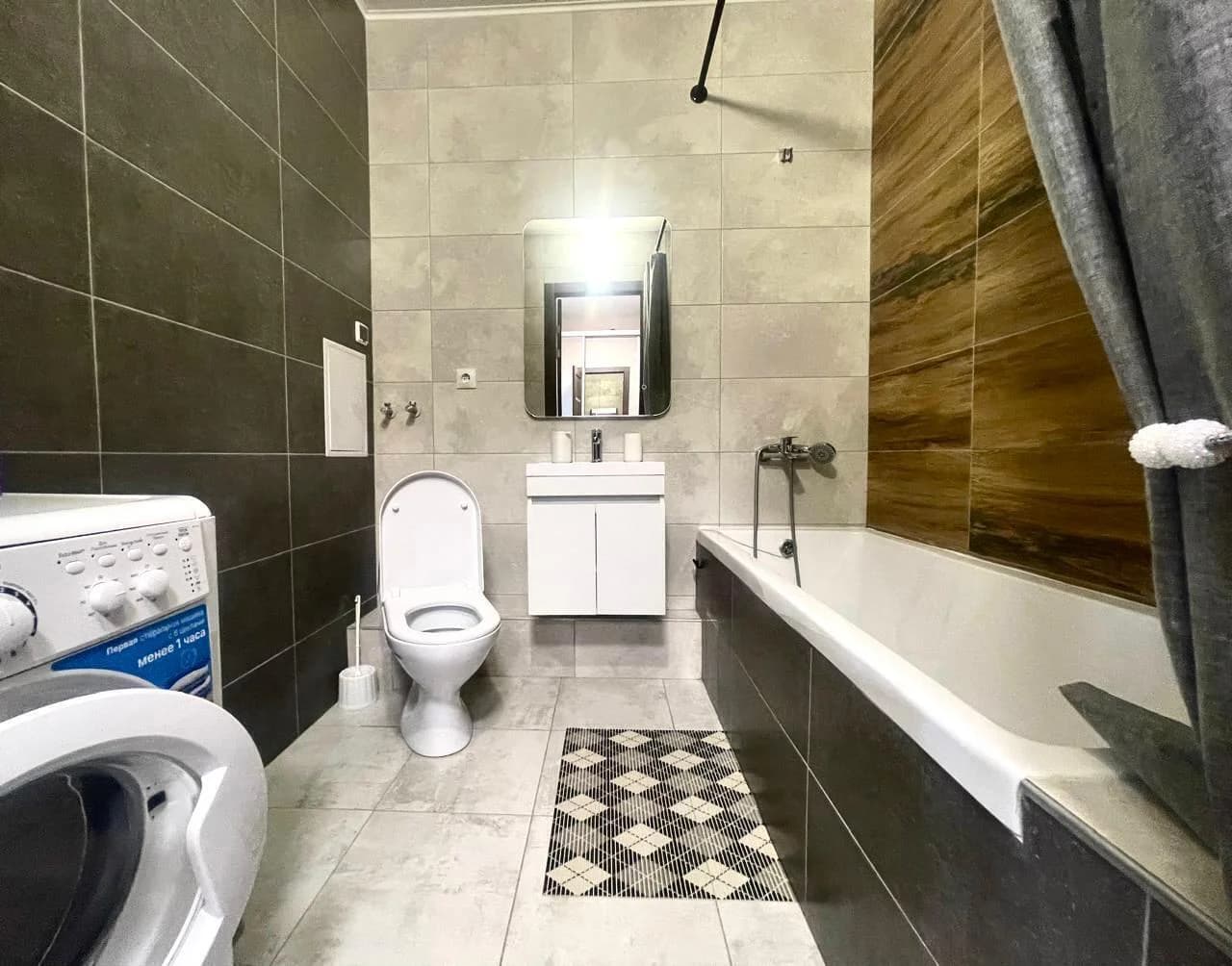 Аренда Квартиры-студии в Екатеринбурге, мкр. Втузгородок, ул. Блюхера 89 Посуточно 3