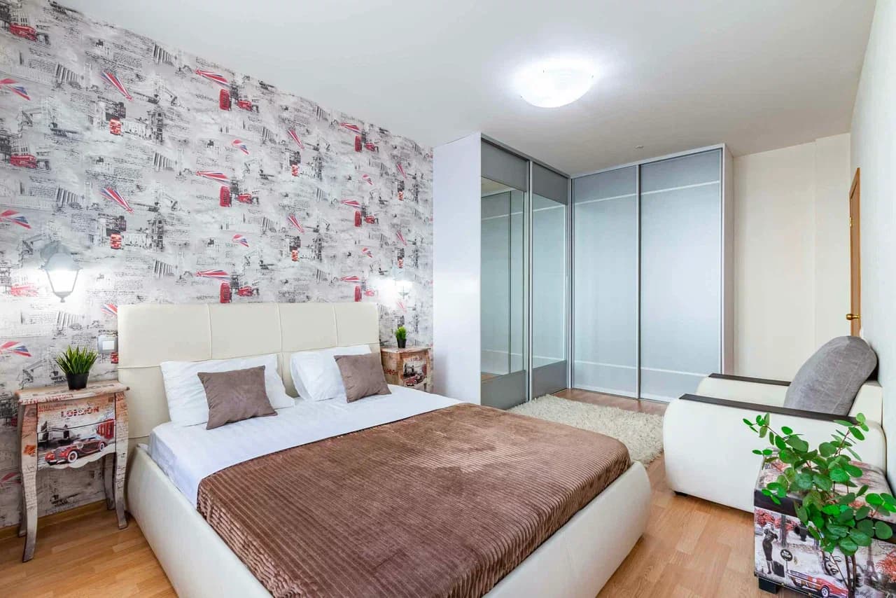 Снять 3-комнатную квартиру в Екатеринбурге у метро Чкаловская посуточно 0