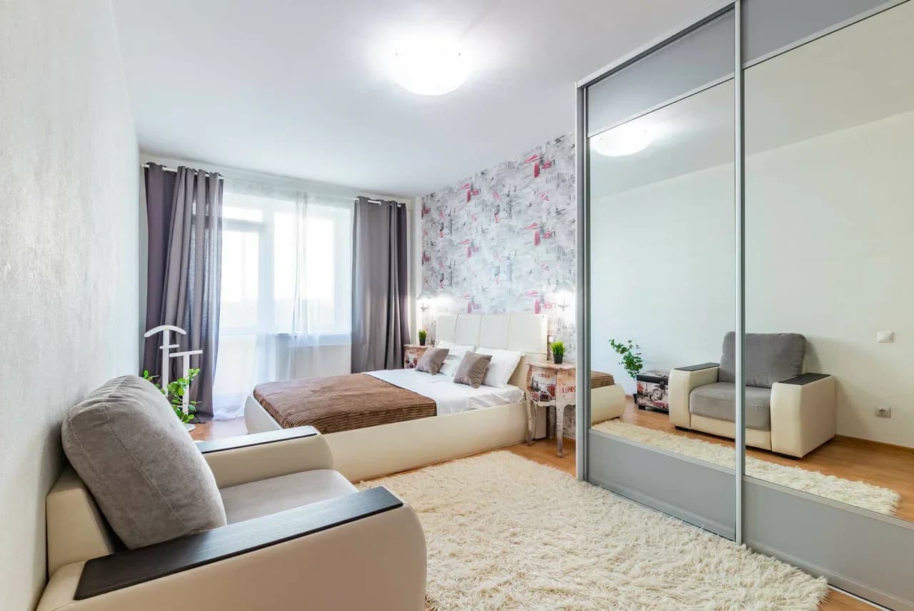 Снять 3-комнатную квартиру в Екатеринбурге у метро Чкаловская посуточно 1