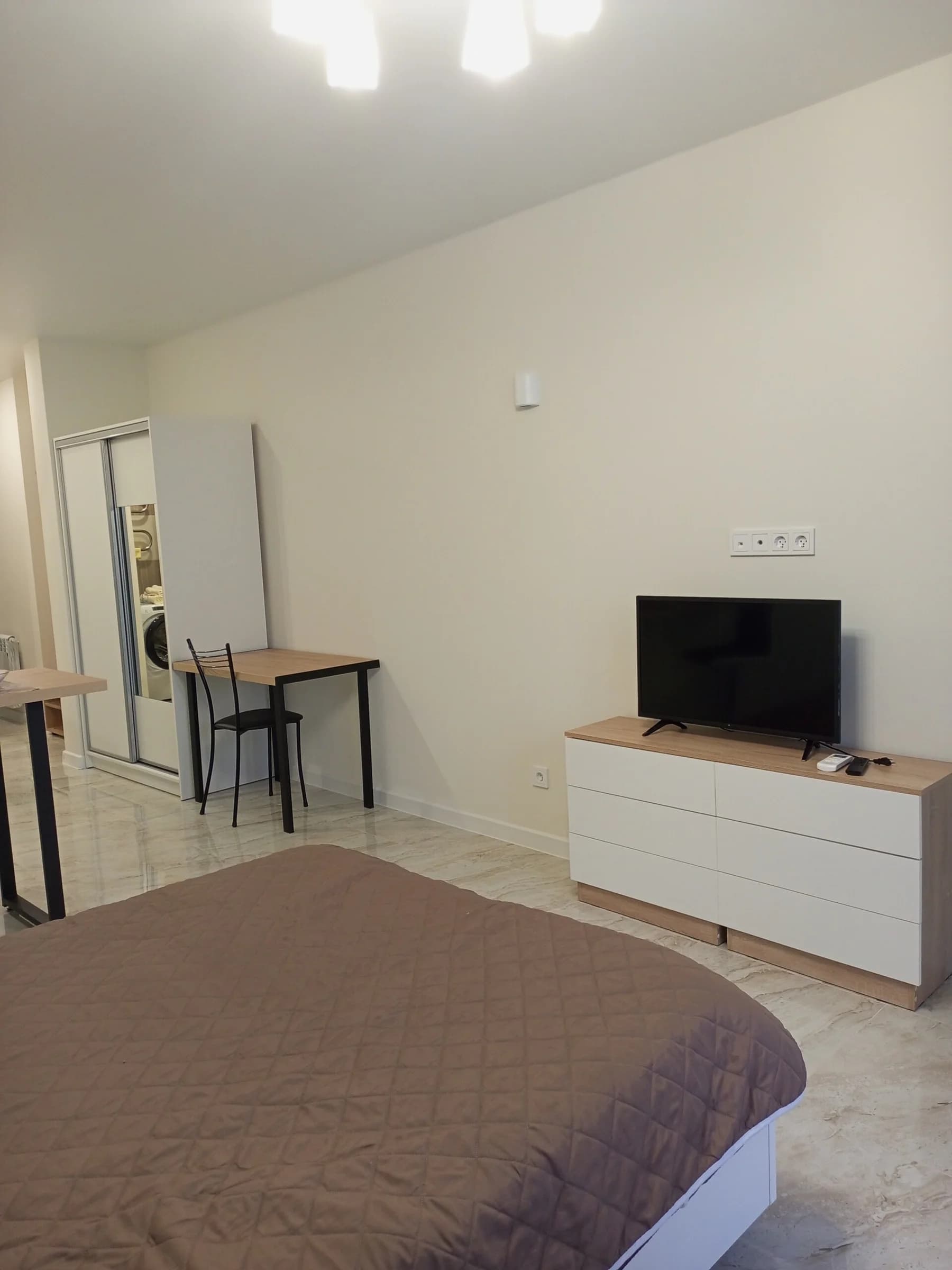 Снять на сутки студию в Сочи у моря (Гайдара 22) 0