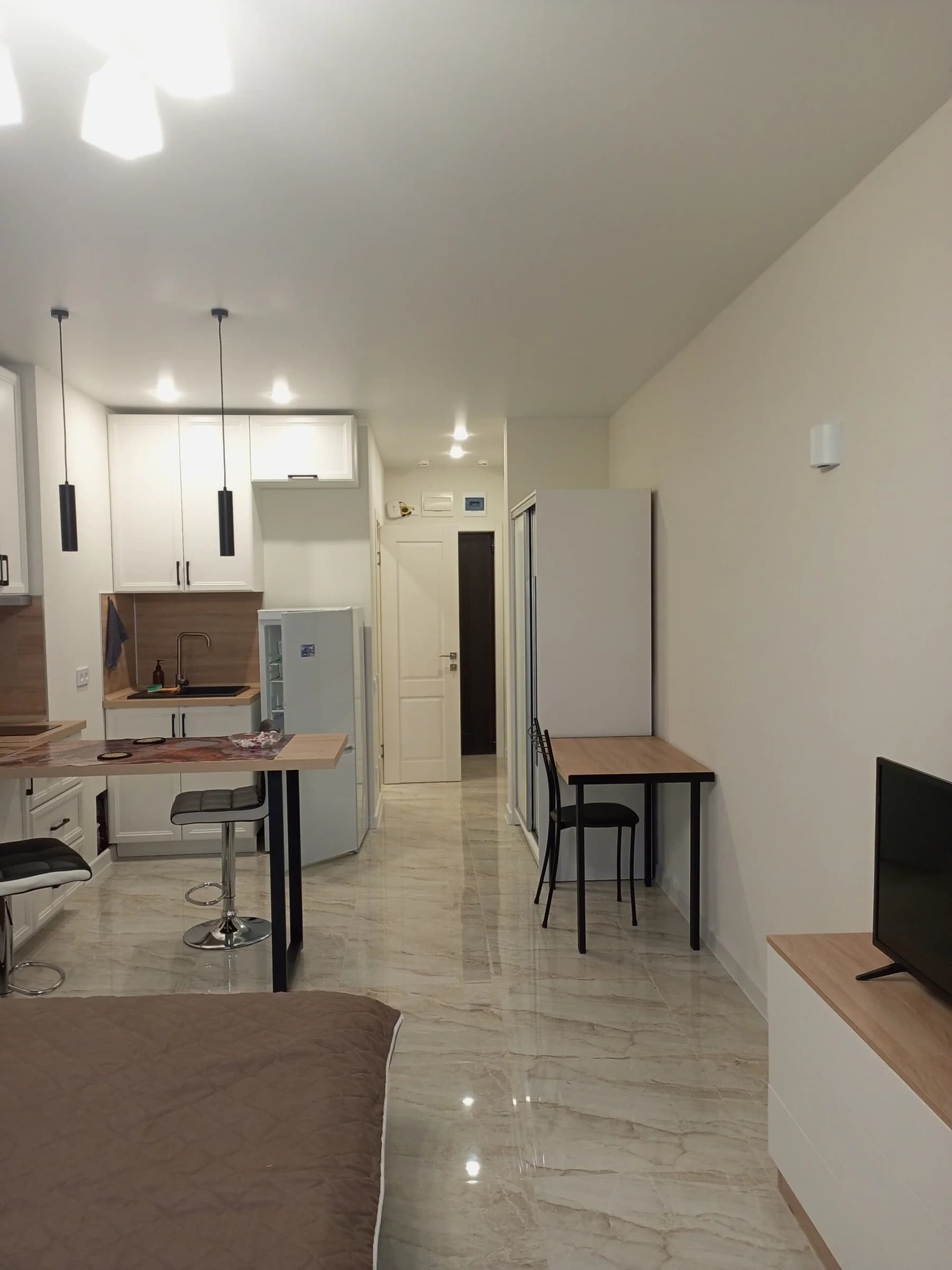 Снять на сутки студию в Сочи у моря (Гайдара 22) 1