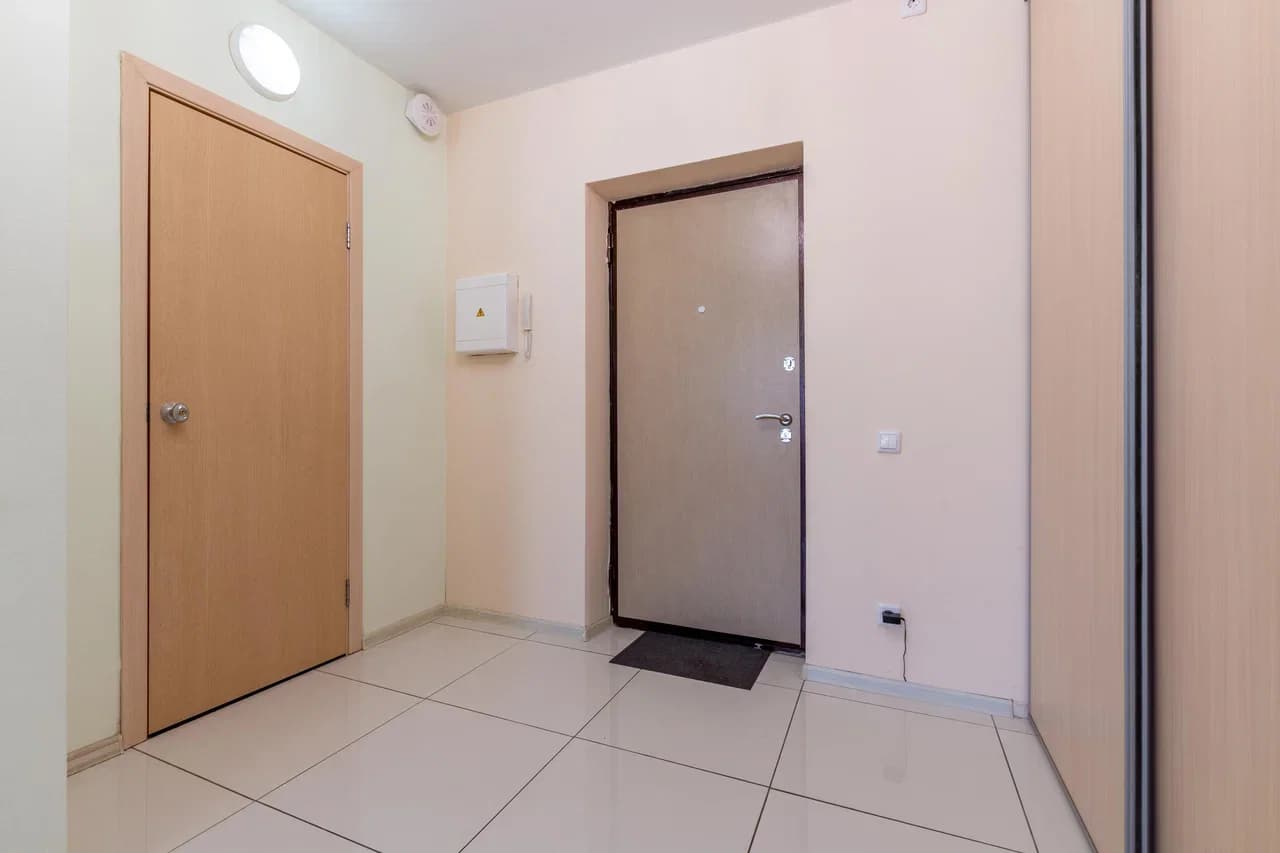 Снять квартиру-студию в Екатеринбурге у Шарташского рынка посуточно 0