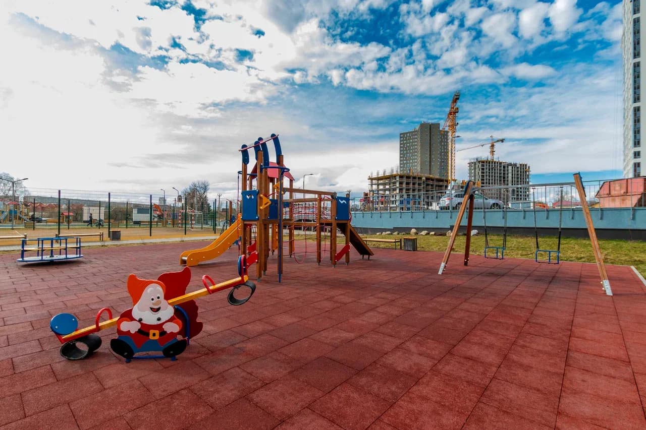 Снять 3-комнатную квартиру в Екатеринбурге у парка Зеленая роща посуточно 1