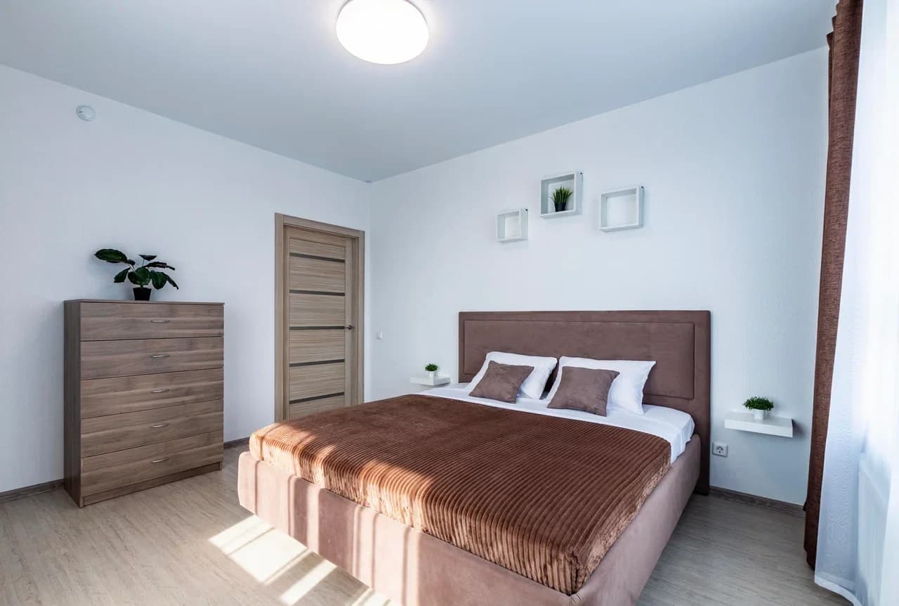 Снять 3-комнатную квартиру в Екатеринбурге у парка Зеленая роща посуточно 2