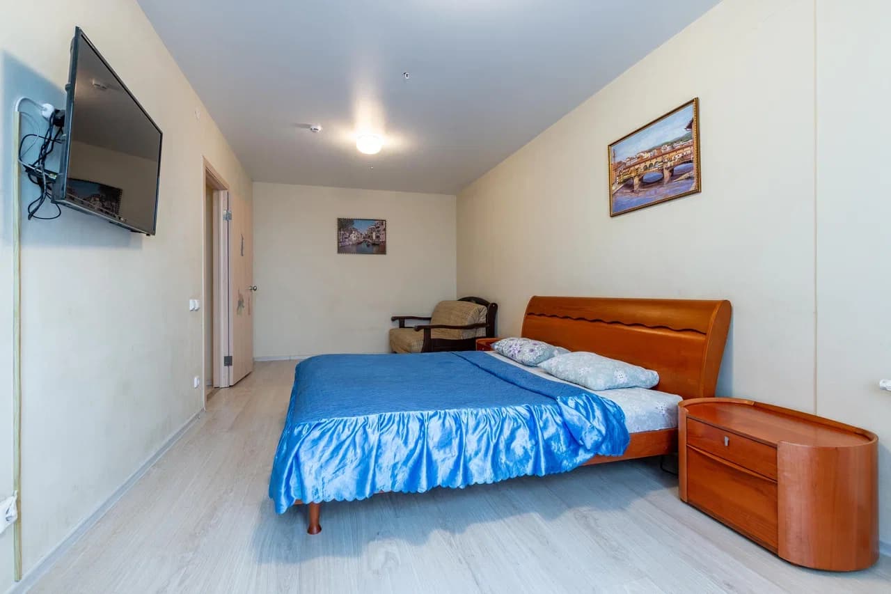 Снять 3-комнатную квартиру в Екатеринбурге у ЖД вокзала посуточно 1