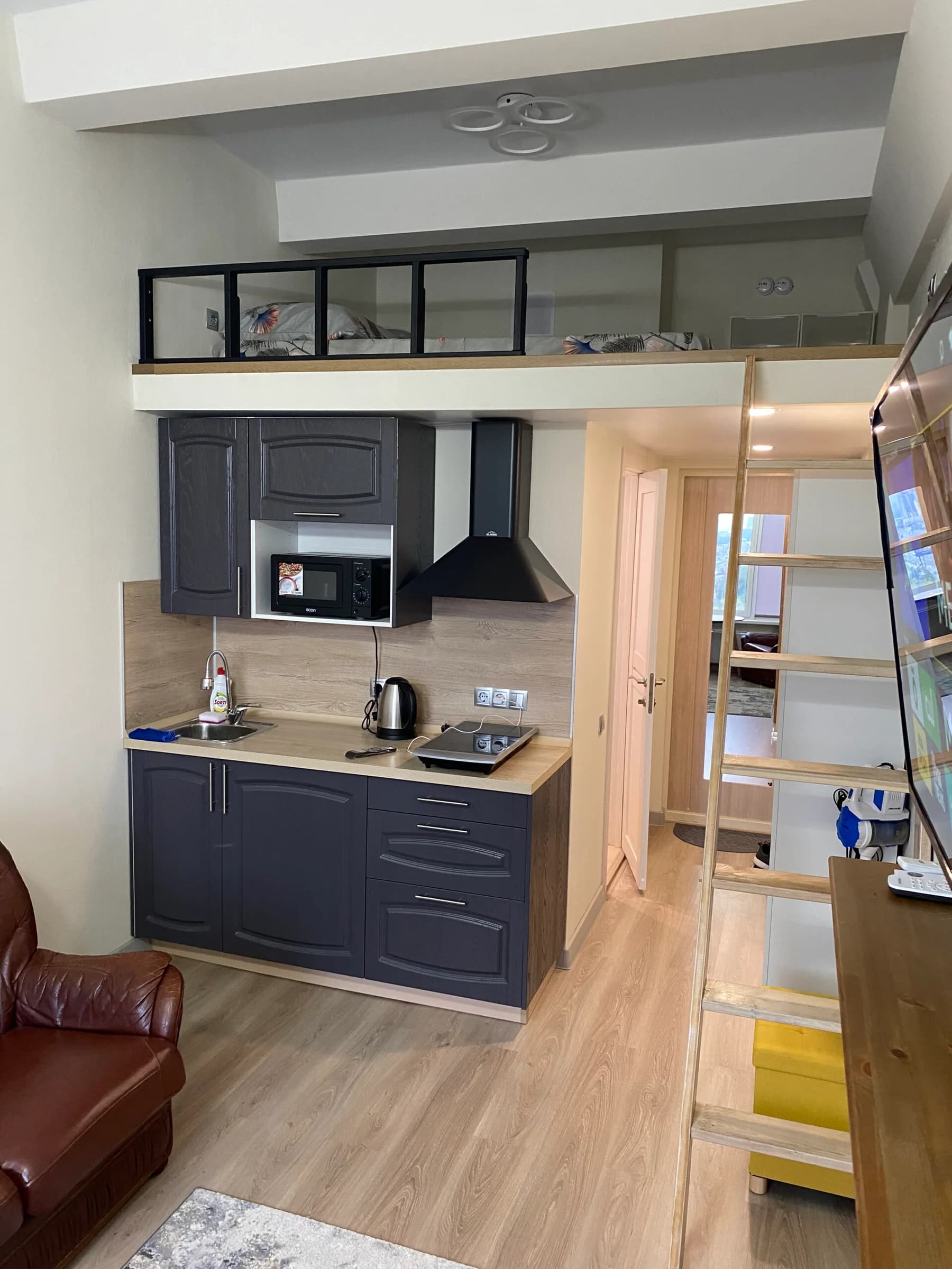 Снять двухуровневые апартаменты посуточно у метро Тушинская — стильное жилье в ЖК Спартак 0