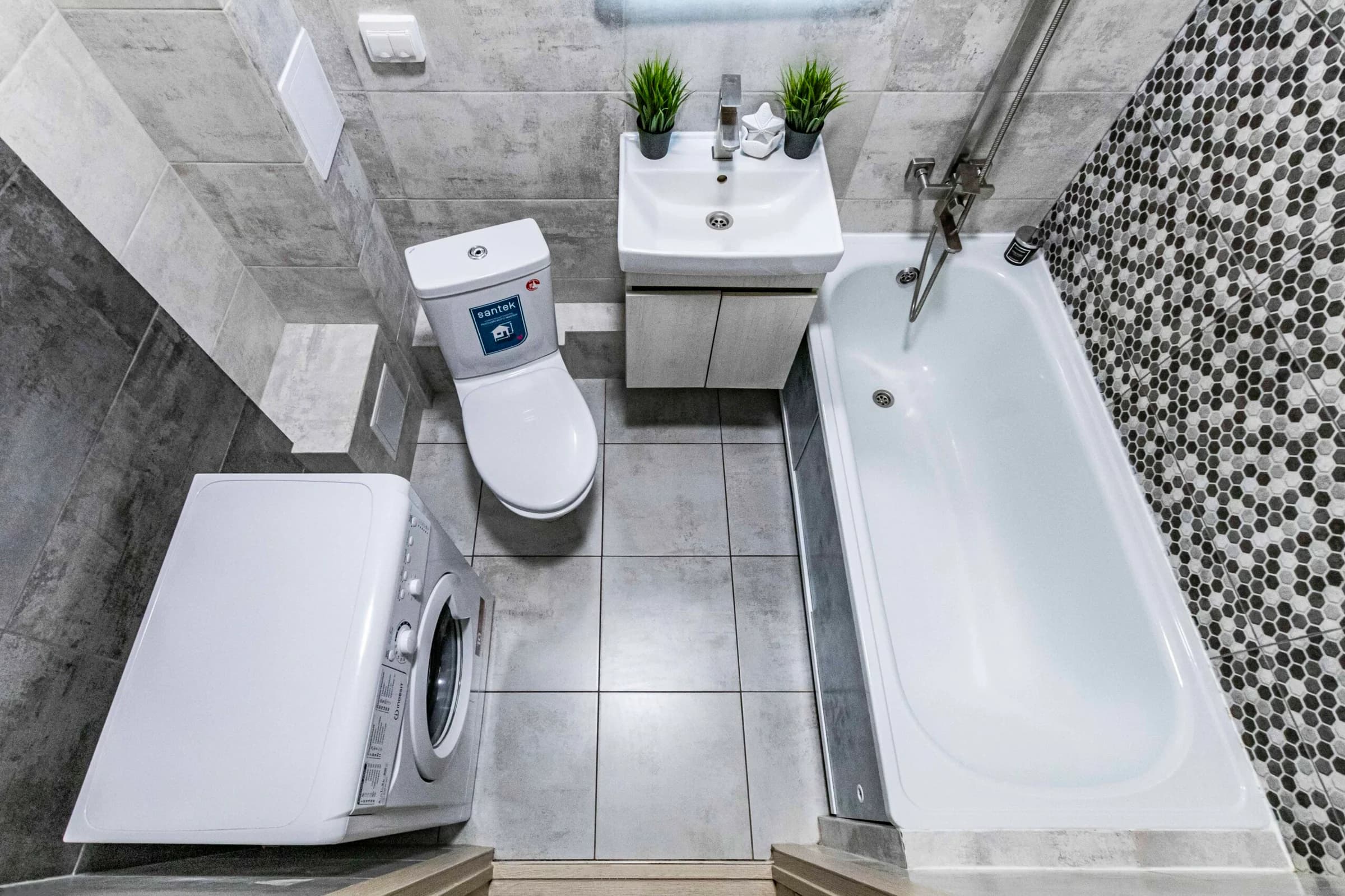 Снять современную студию в Екатеринбурге у метро Чкаловская рядом с ТРЦ Мегаполис Посуточно 3