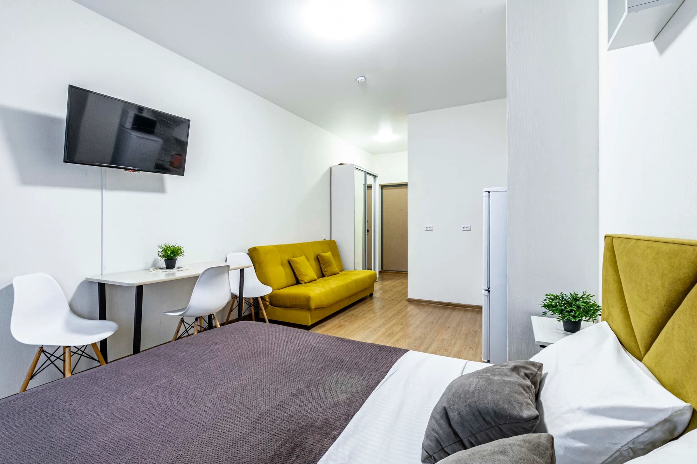 Снять современную студию в Екатеринбурге у метро Чкаловская рядом с ТРЦ Мегаполис Посуточно