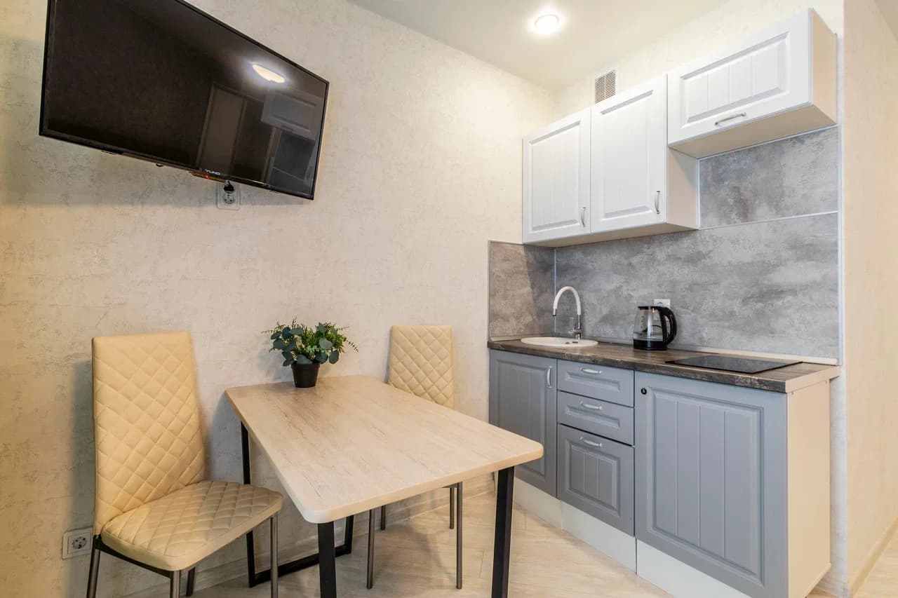 Снять квартиру-студию в Екатеринбурге рядом с аэропортом Кольцово посуточно 1