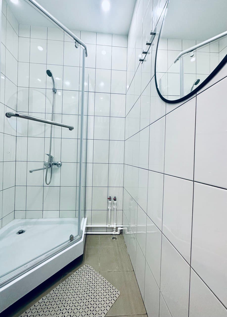 Снять студию в Ноябрьске у сквера Геологов и ТЦ «Арктика» посуточно 3