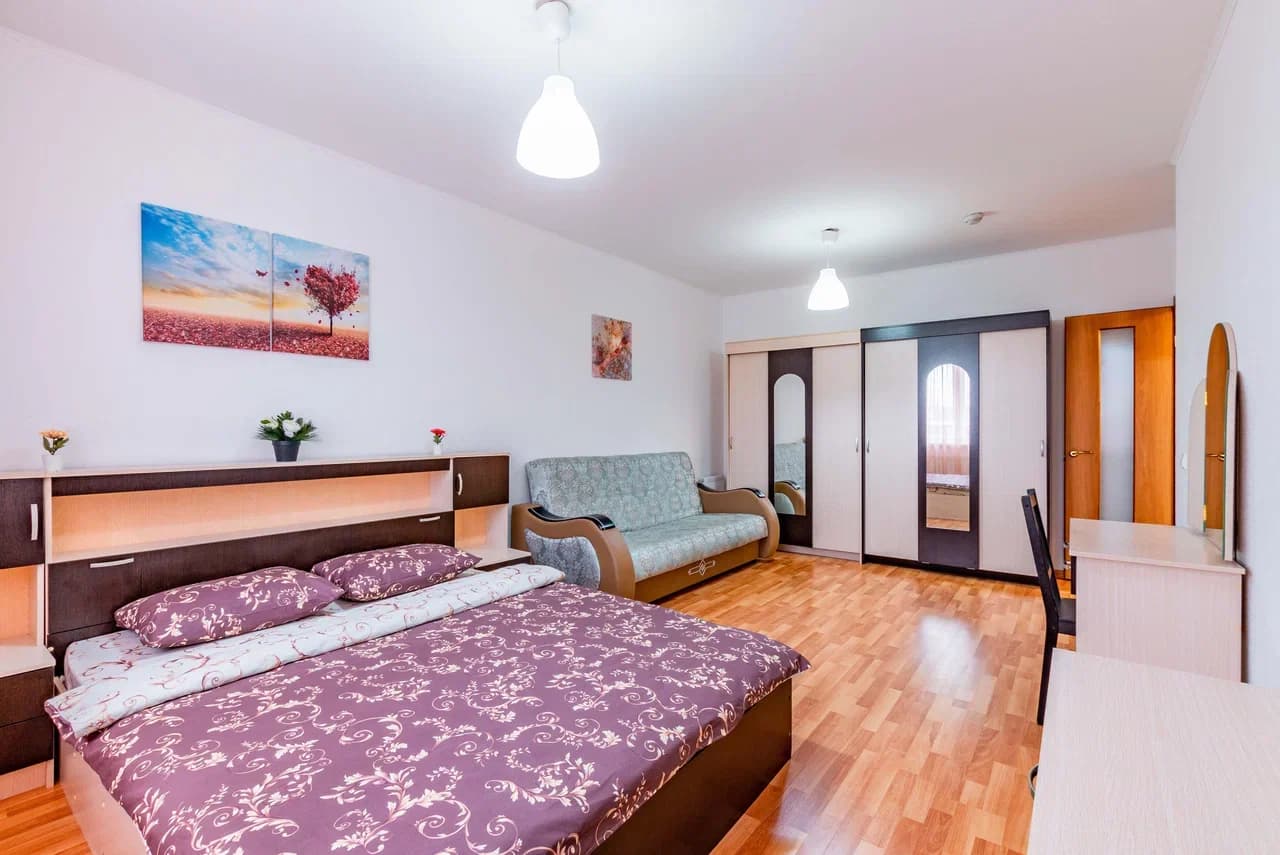 Снять 3-комнатную квартиру в Екатеринбурге у парка Маяковского посуточно