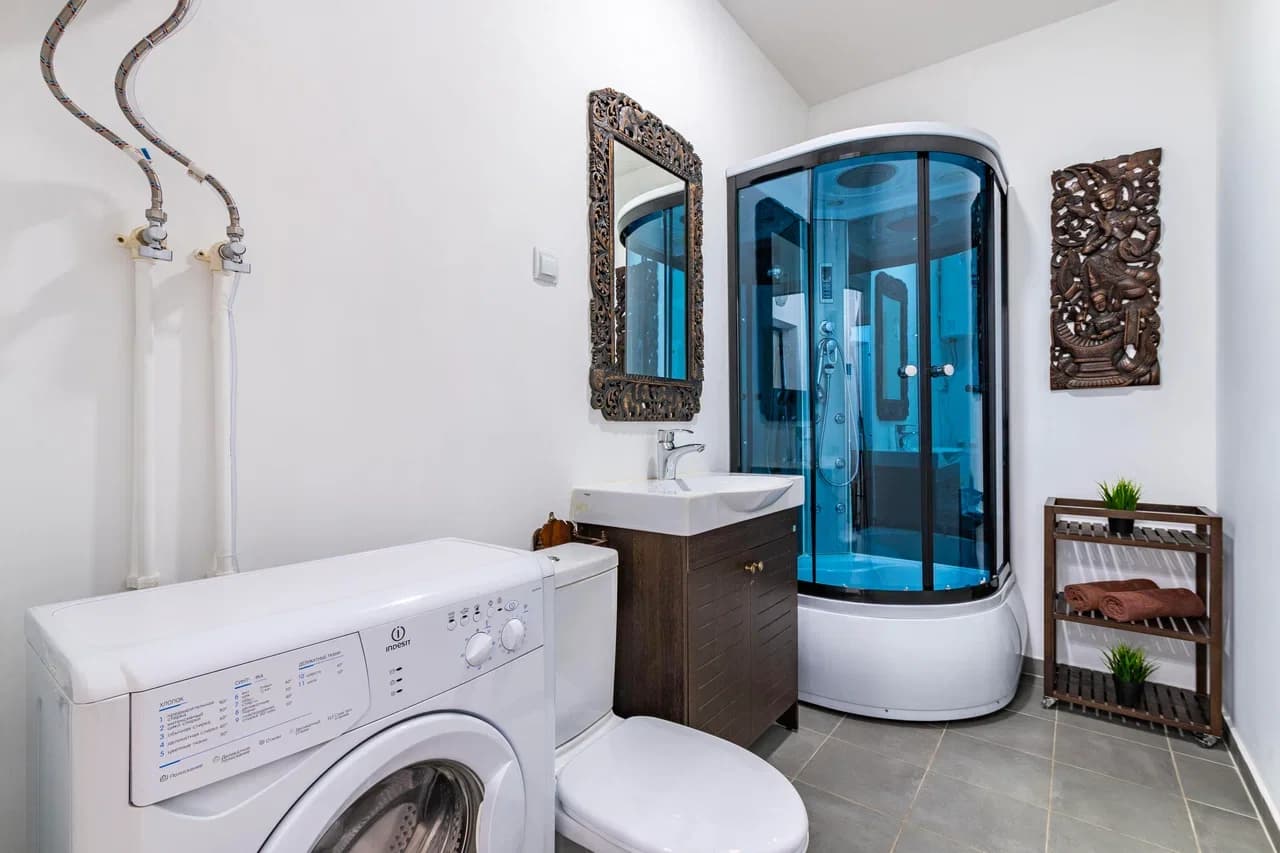 Снять квартиру-студию в Екатеринбурге у парка Маяковского посуточно 3