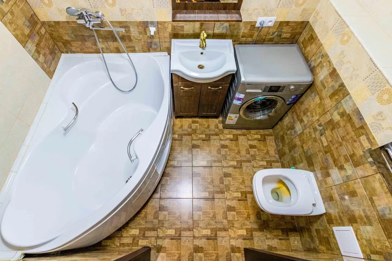 Аренда 2-к квартиры в Екатеринбурге, Центр, ул. Короленко 10 Посуточно 3