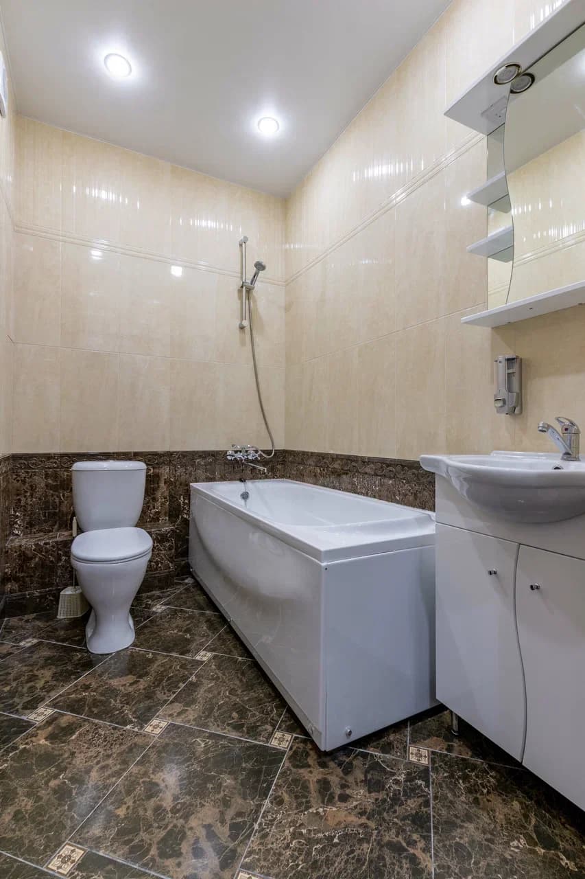 Снять квартиру-студию в Екатеринбурге у метро Чкаловская посуточно 1