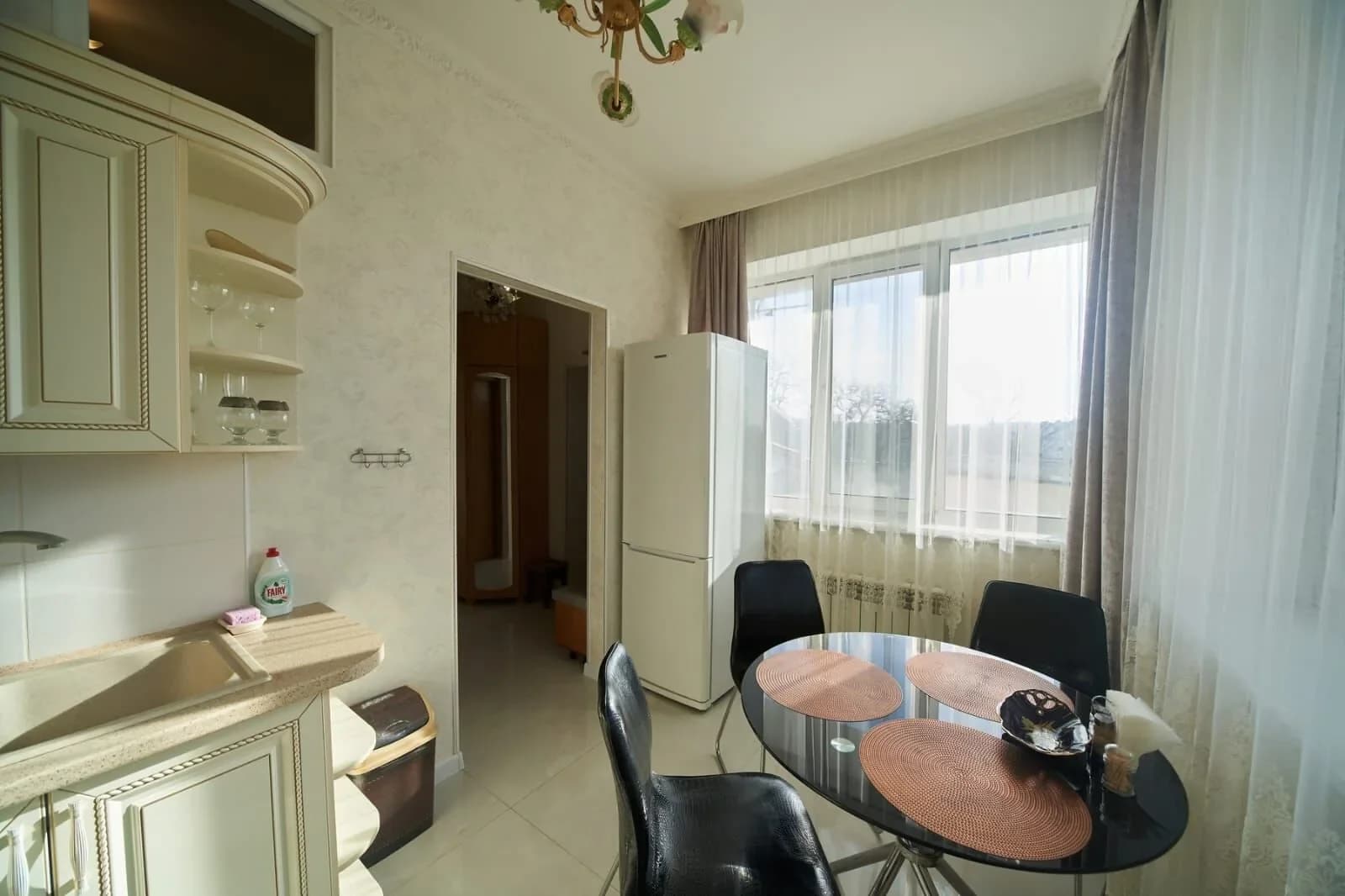 Снять квартиру посуточно в Севастополе у Графской пристани (Мокроусова 7) 0