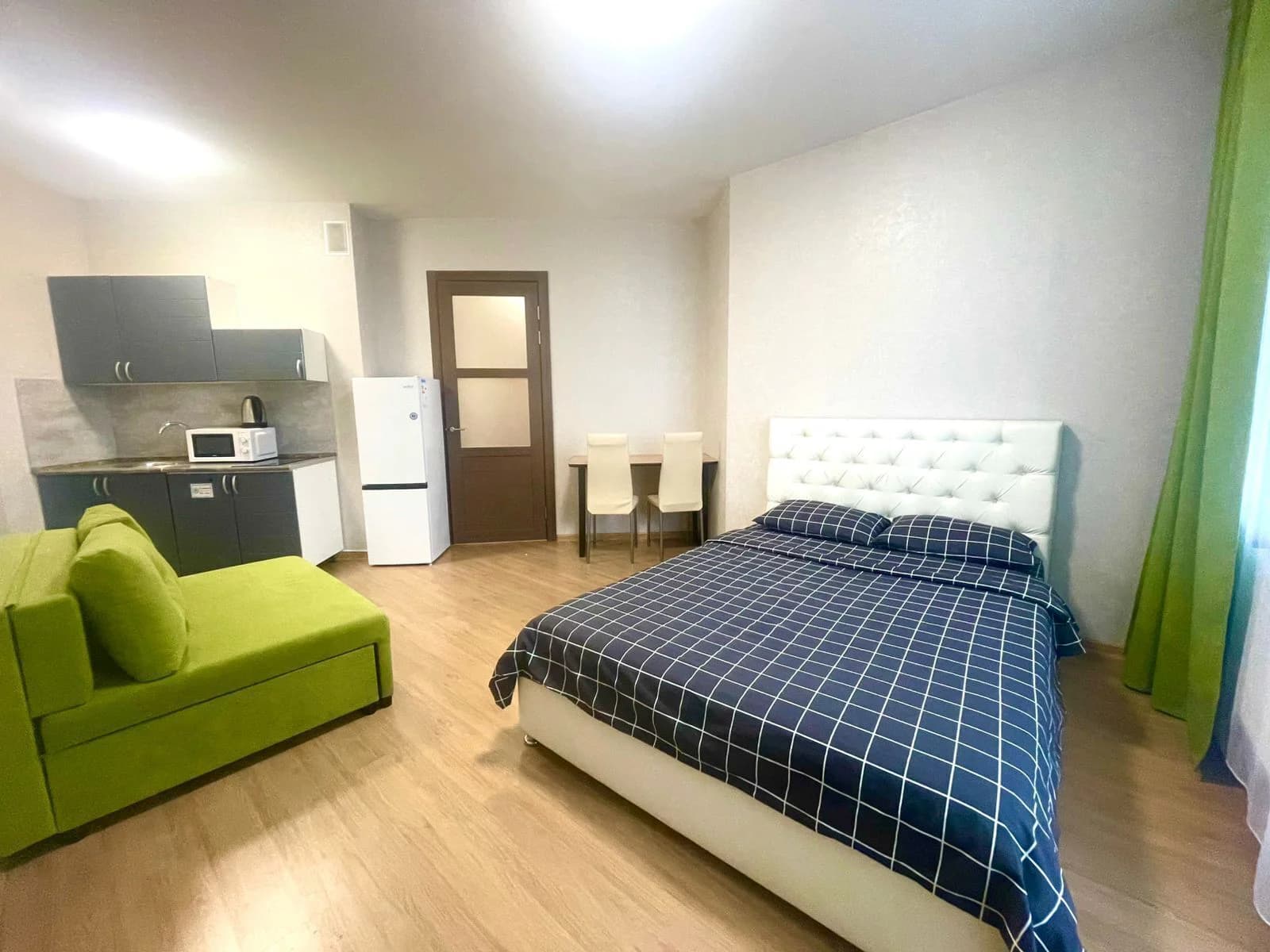 Аренда Квартиры-студии в Екатеринбурге, мкр. Втузгородок, рядом с ТРК «КомсоМОЛЛ» Посуточно