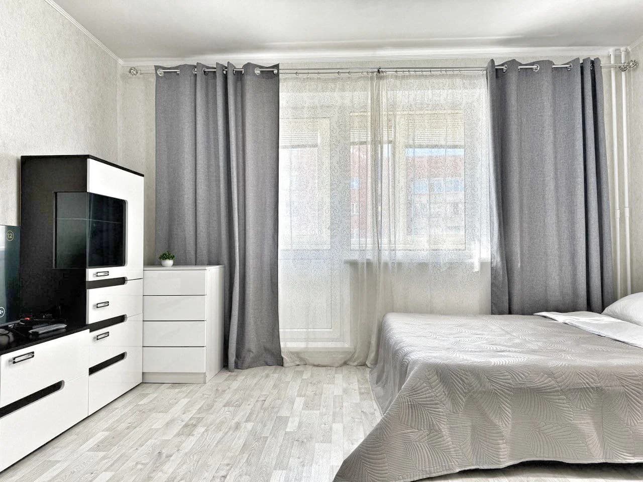 Аренда просторной 1-к квартиры в Челябинске на Тополиной аллее рядом с ЛА «Трактор» посуточно 1